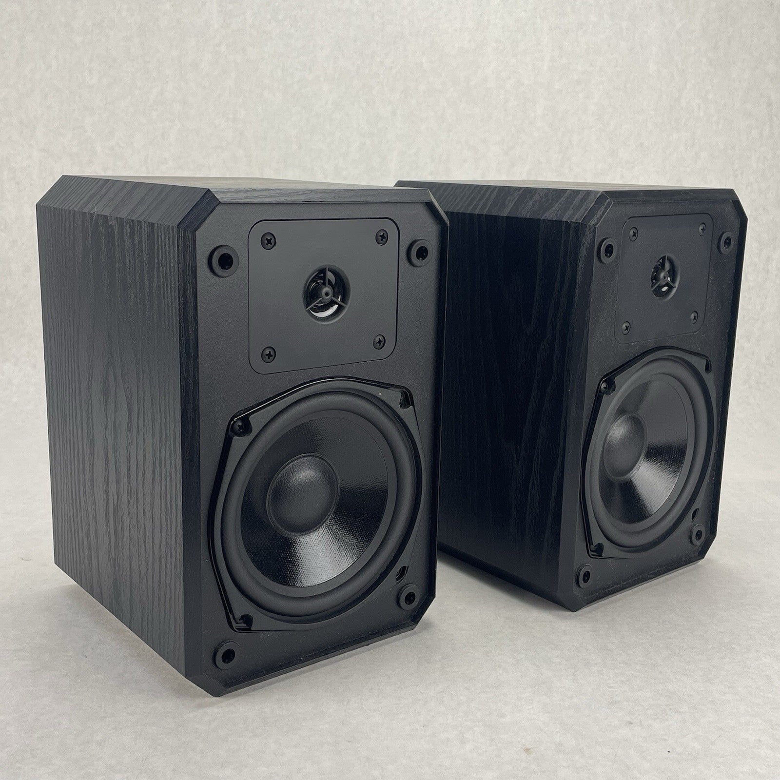 2 - Boston Acoustics Inc. HD5 Black Speakers 8 Ohms GUC2