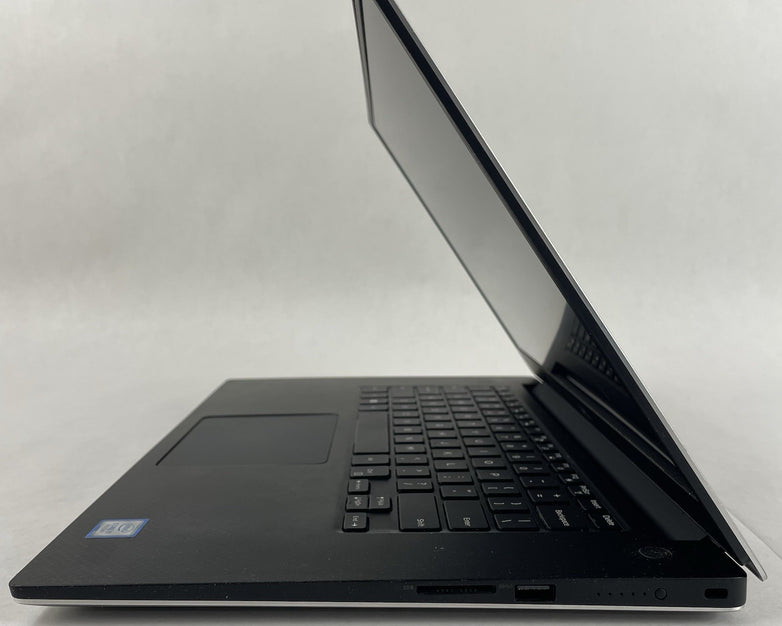 Dell XPS 15 9560 15.6" i7-7700HQ 2.80 GHz 8 GB RAM No SSD/OS/AC