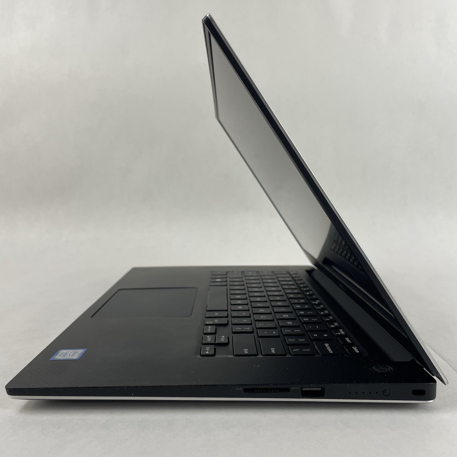 Dell XPS 15 9560 15.6" i7-7700HQ 2.80 GHz 8 GB RAM No SSD/OS/AC7