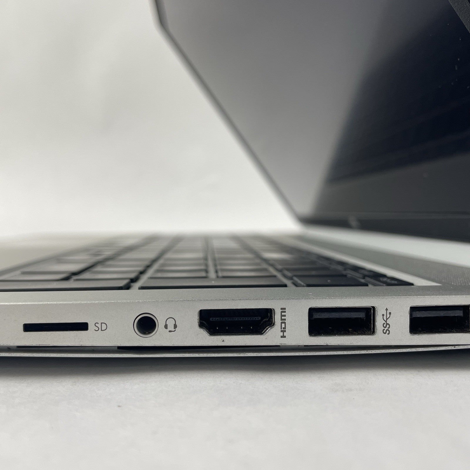 HP ProBook 450 G8 15.6" i5-1135G7 2.40 GHz 8 GB RAM No SSD/OS/AC7