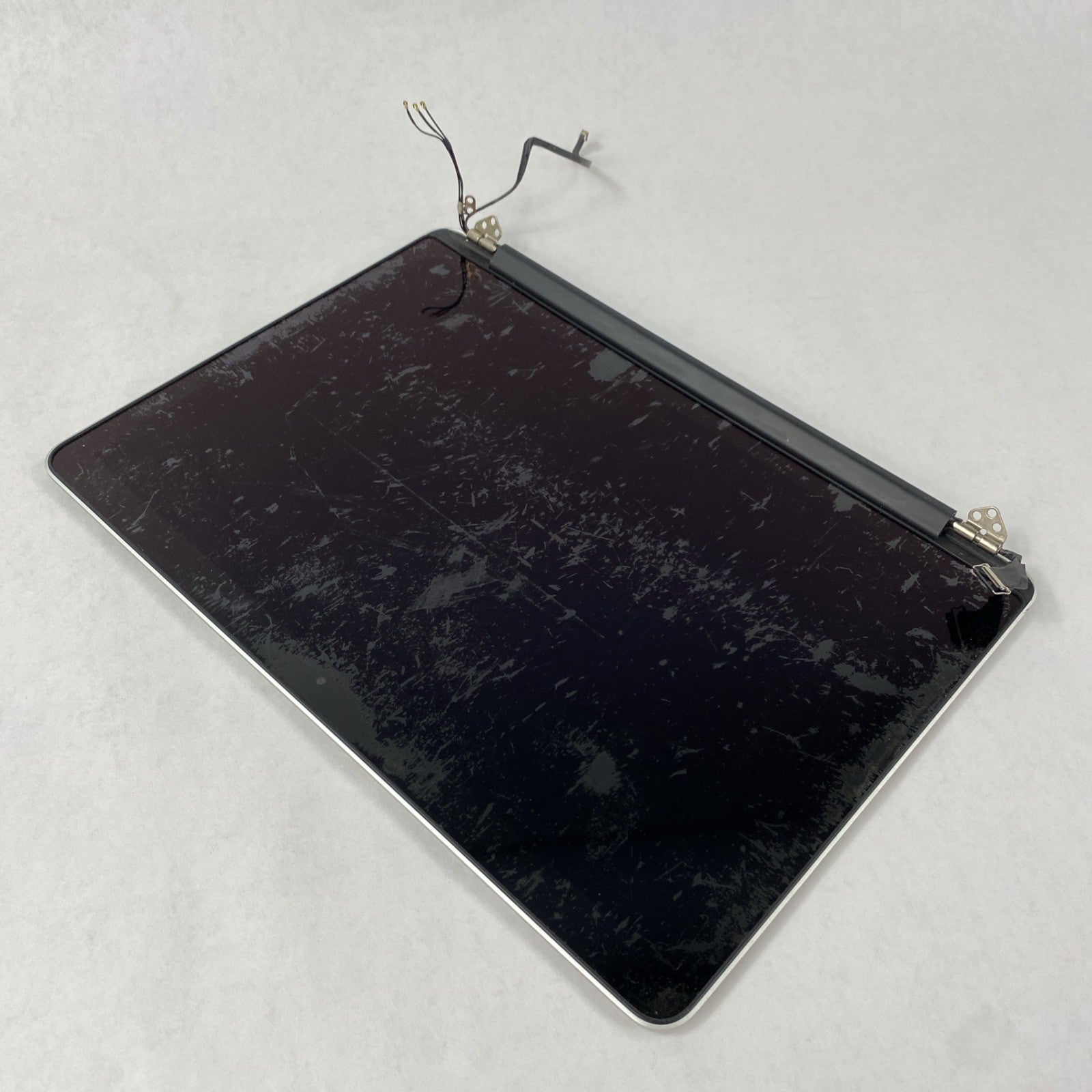 Apple MacBook Pro A1502 13.3-inch Screen Display Assembly Tested6