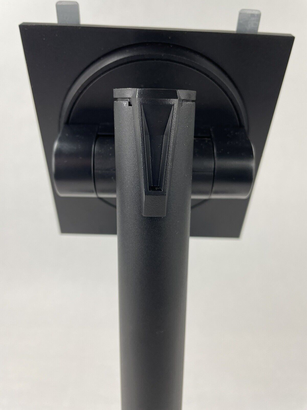 Lenovo Q37G1516B0200000ZA Adjustable Monitor Stand with Base No Cap