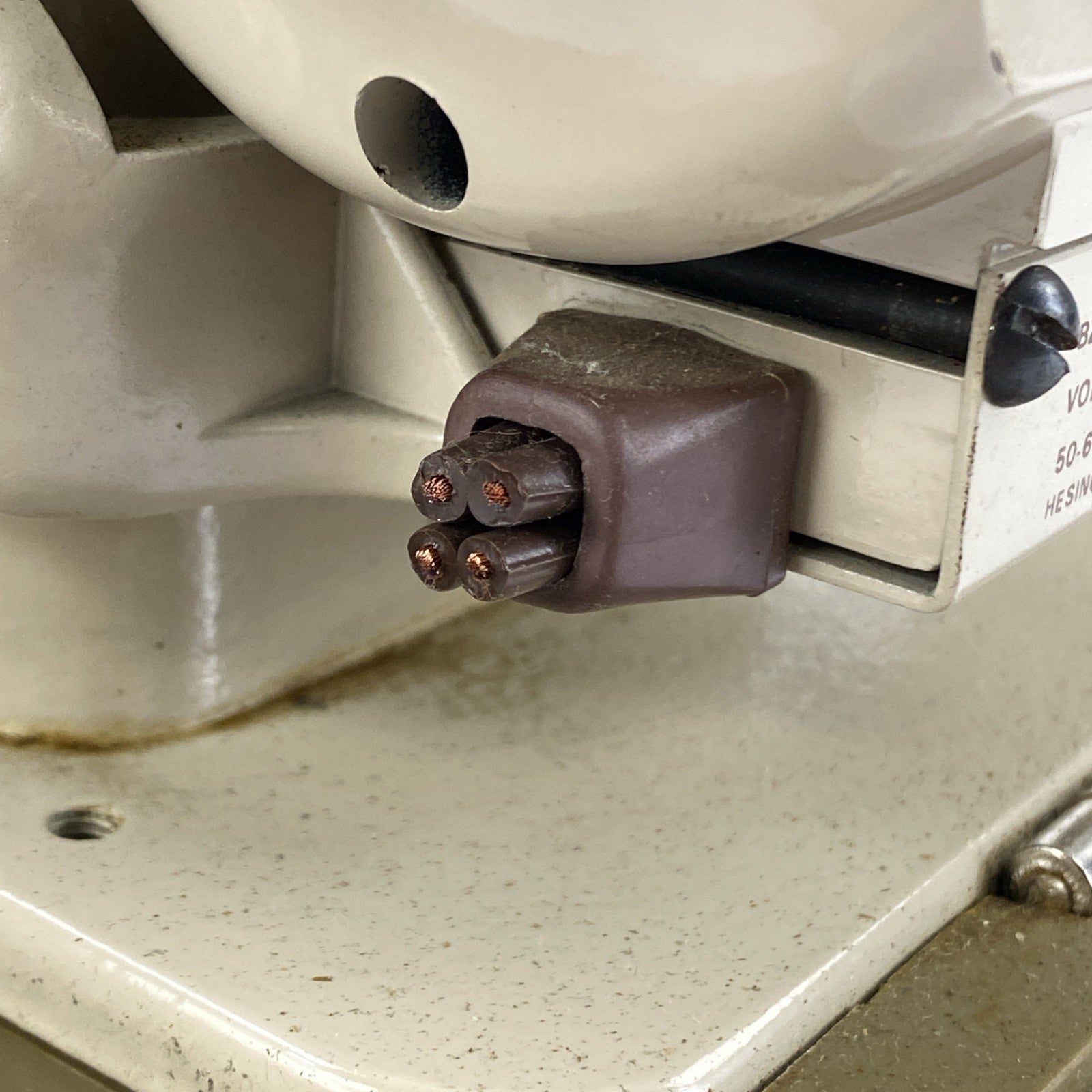 Singer Model 237 Fashion Mate Sewing Machine Cut Wire No pedal - Parts or Repair6