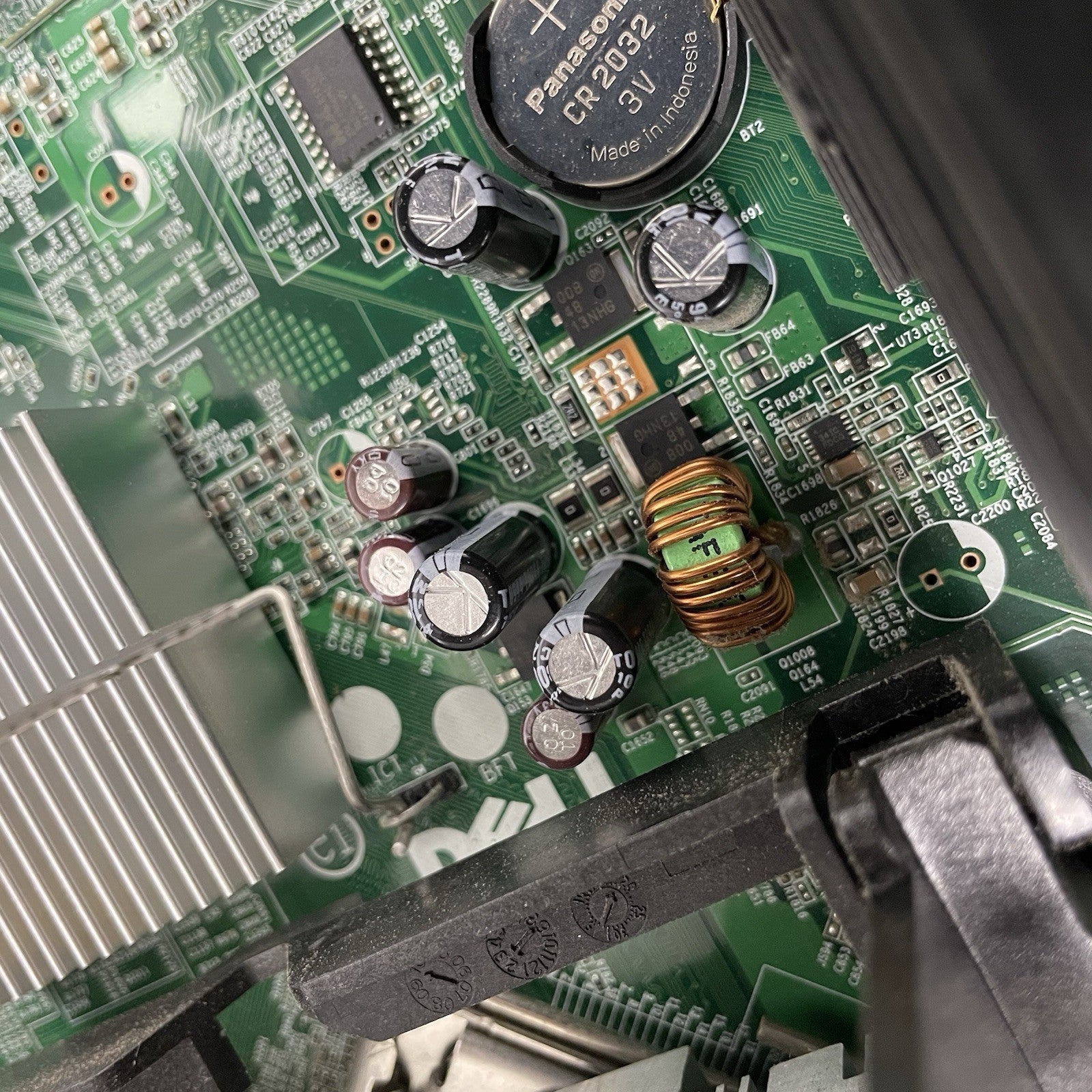 Dell OptiPlex 960 MT Core 2 Duo E8400 3.00 GHz 2 GB RAM No HDD No OS