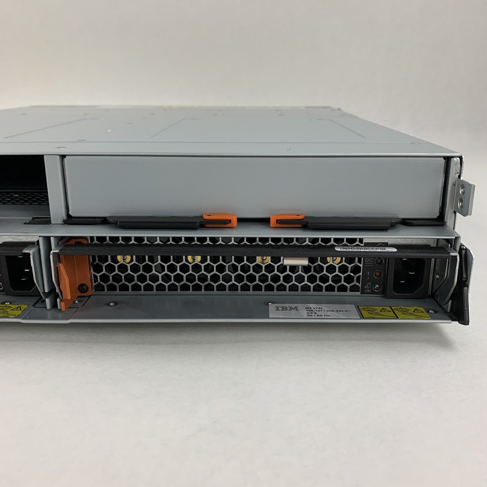 IBM 1747-HC2 69Y2921 170-6070-01 System Storage Enclosure Chassis 2x Power Supp