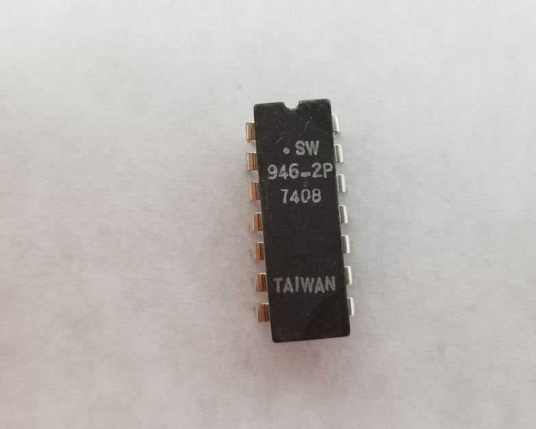 SW 946-2P STEWART WARNER IC Lot of 10 14-PIN