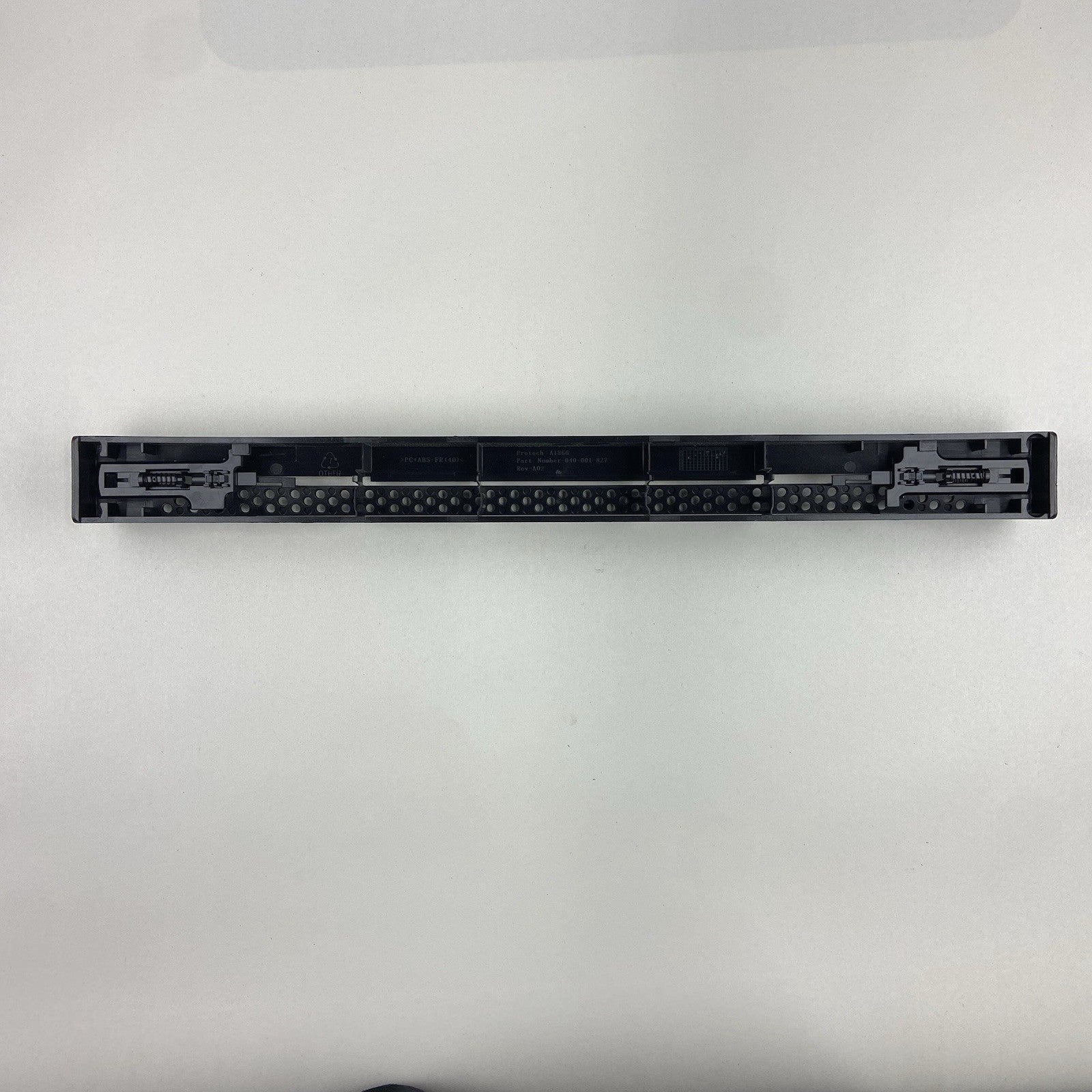 EMC 100-563-101  Fits CX4-120 CX4-240 CX4-480 1U Filler Panel Fleet B2 TLA 32-44