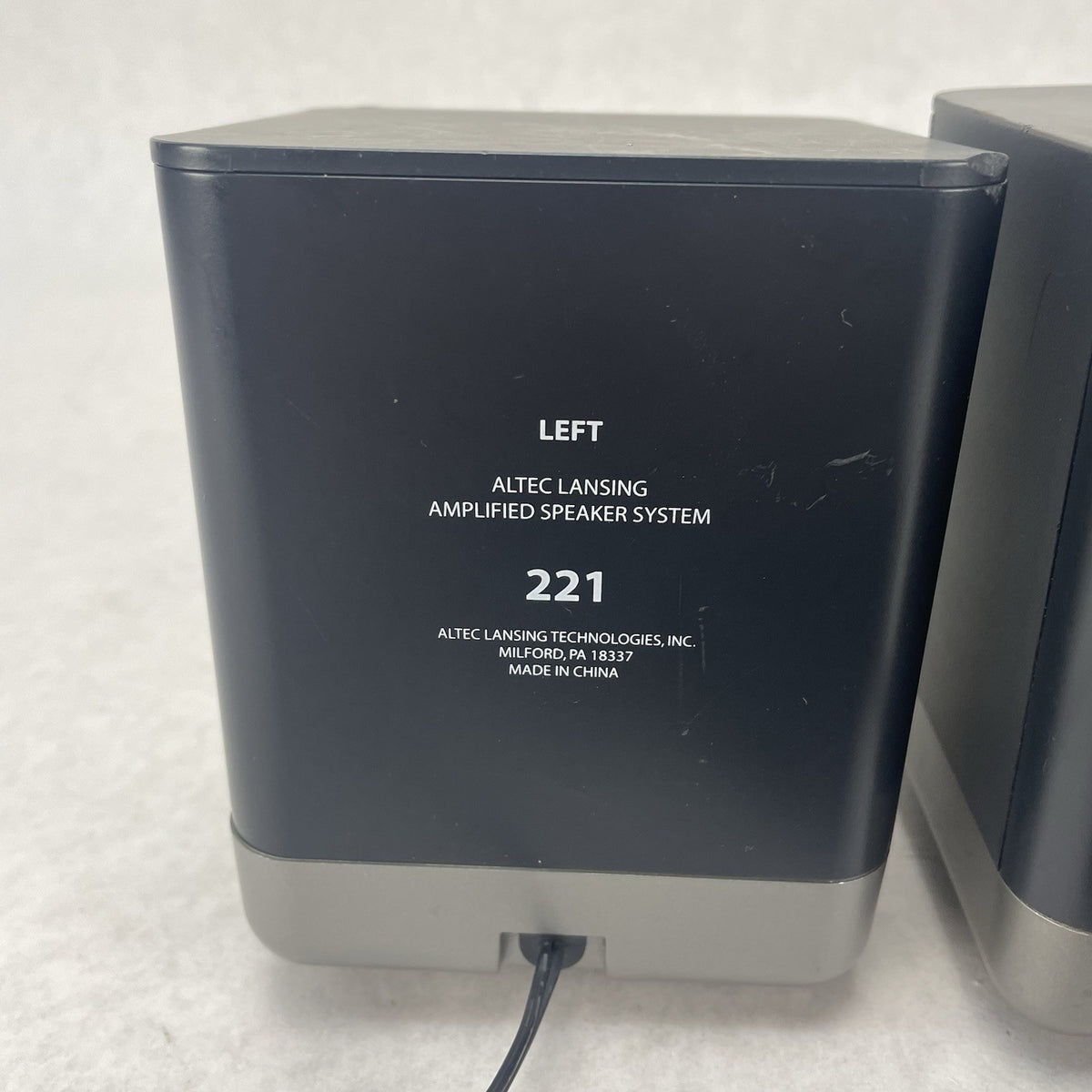 Altec Lansing Amplified Speaker System 221 2 Piece Set S37
