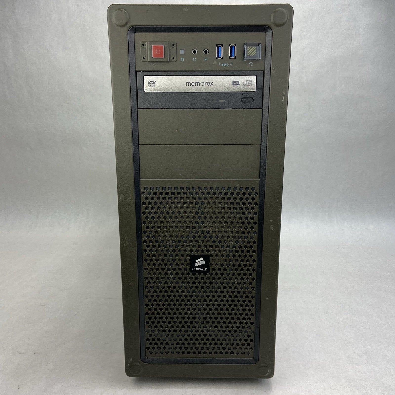 Corsair Vengeance C70 Mid Tower Gaming Case Antec HCG-520M 520W PSU1