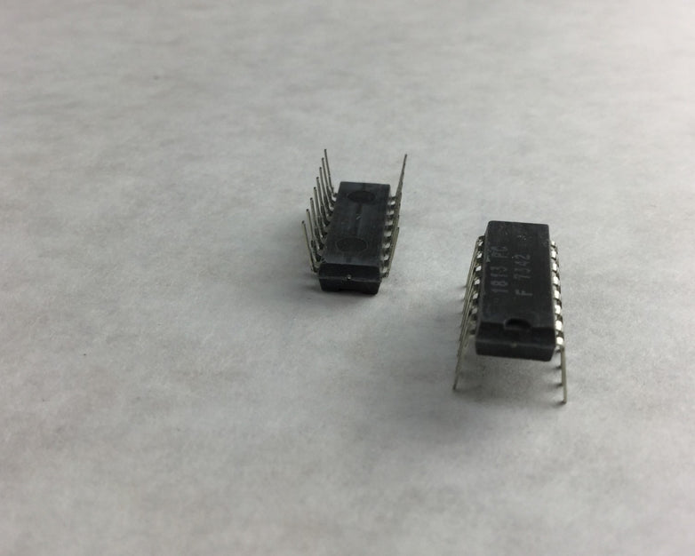 FAIRCHILD 1813 PC  16-Pin Dip Integrated Circuit  Lot of 15