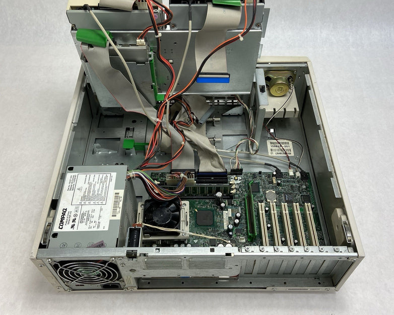 Compaq Deskpro EN DT Intel Pentium III 930MHz 128MB RAM No HDD No OS 2000 Pro