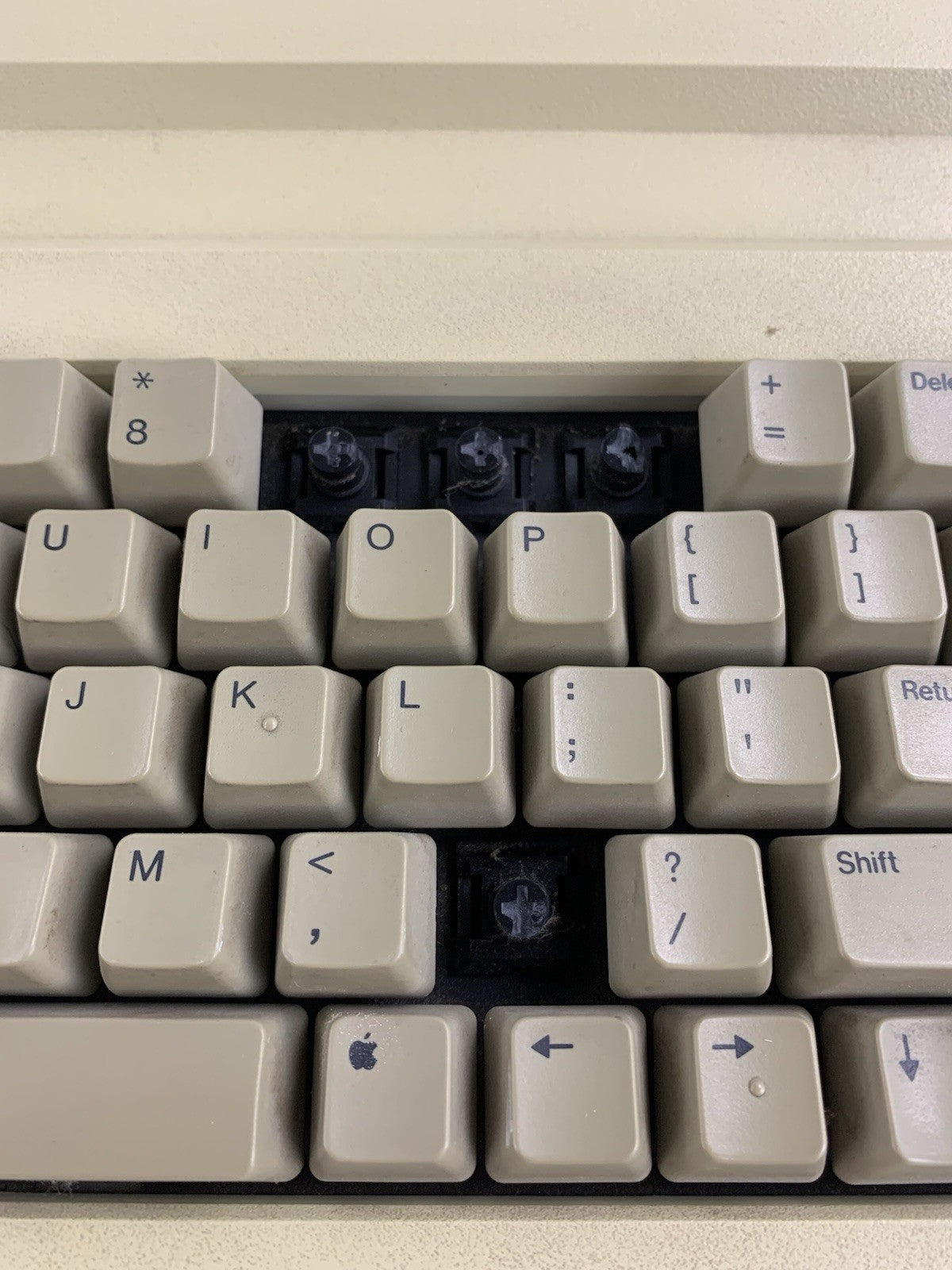 Apple IIe A2S2064 Vintage Personal Computer - Tested Missing Keys3