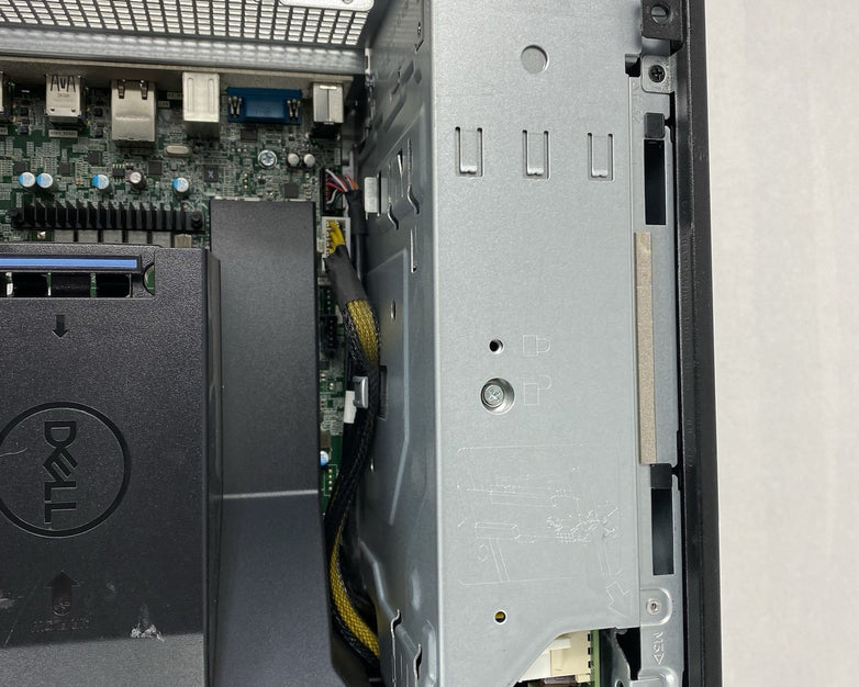 Dell Precision 5820 MT Intel Core i7-9800x 3.80GHz No RAM No HDD No OS