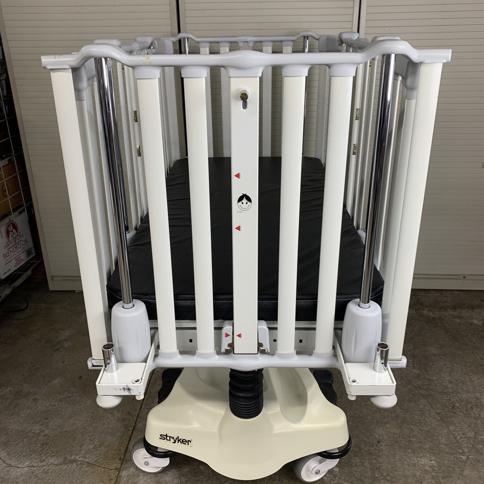 Stryker Cub FL19H Pediatric Crib with Mattress No Handles on Doors No Scale