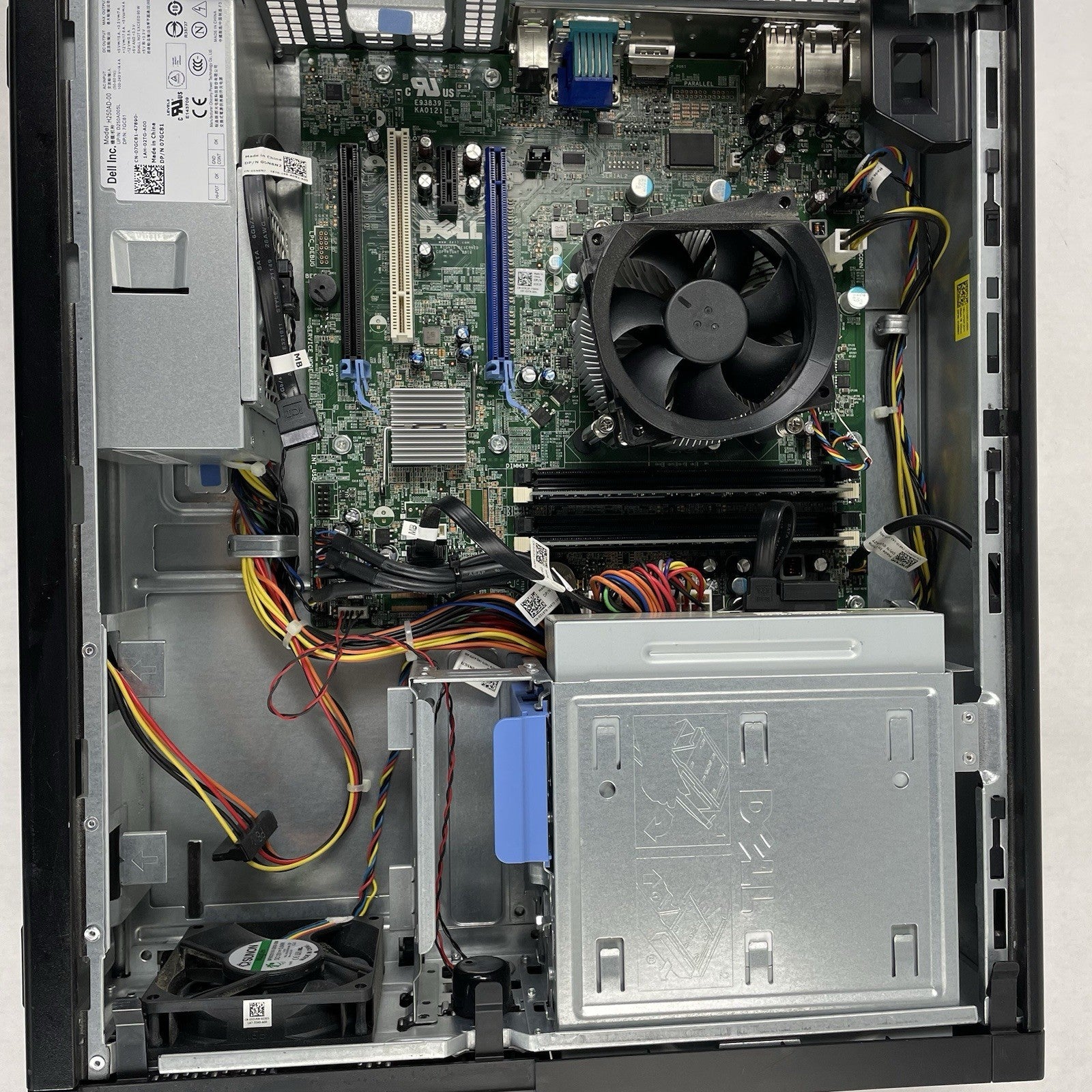 Dell OptiPlex 790 DT Intel Core i5-2500 3.30 GHz 4 GB RAM No HDD No OS