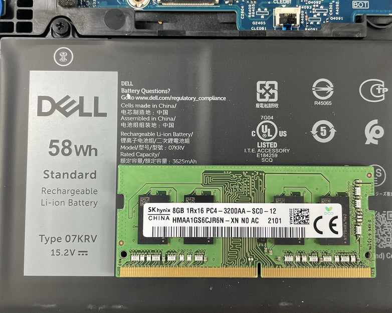 Dell Latitude 5530 15.6" i5-1235U 3.96GHz 8GB RAM No SSD/OS/AC - Scratched Paint