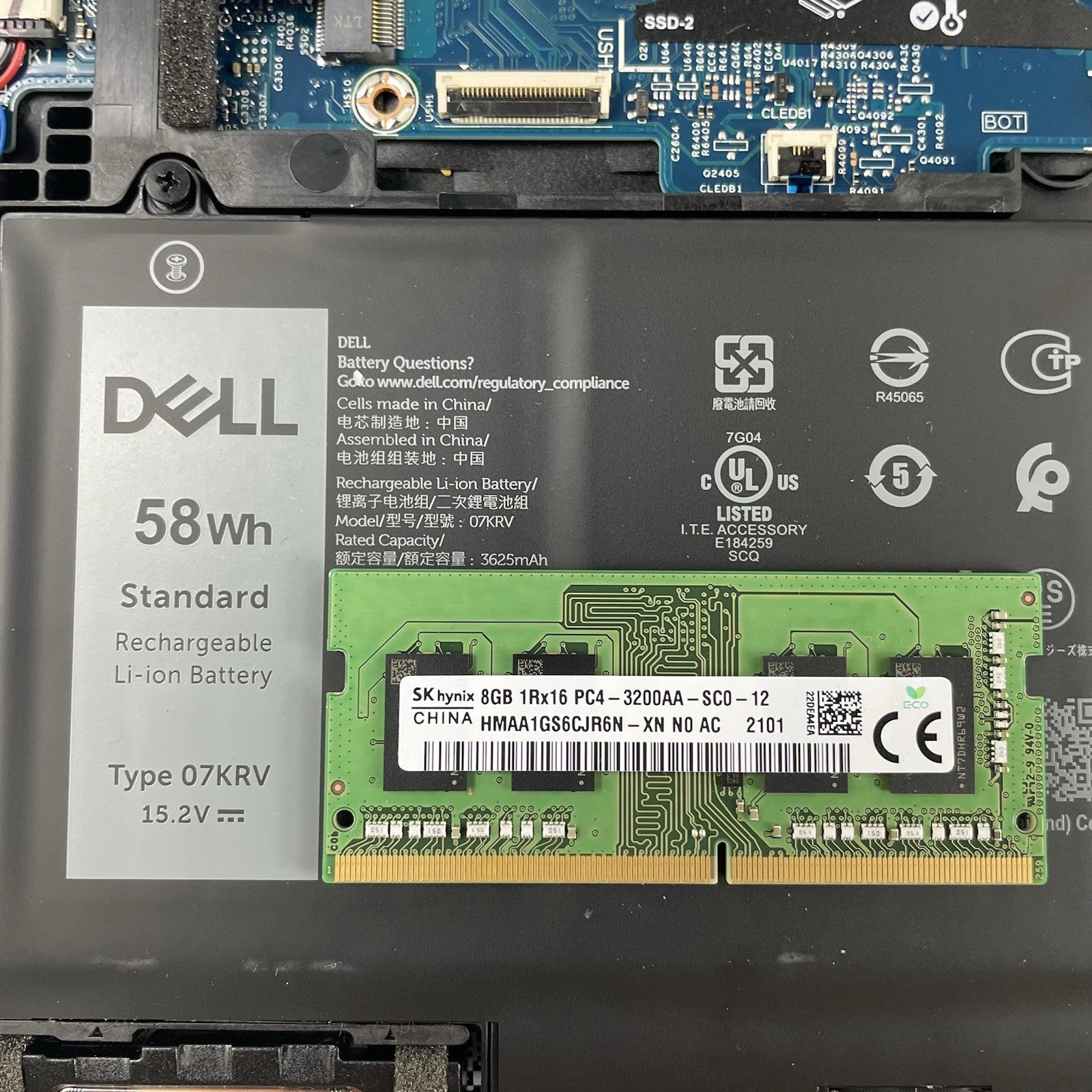 Dell Latitude 5530 15.6" i5-1235U 3.96GHz 8GB RAM No SSD/OS/AC - Scratched Paint18
