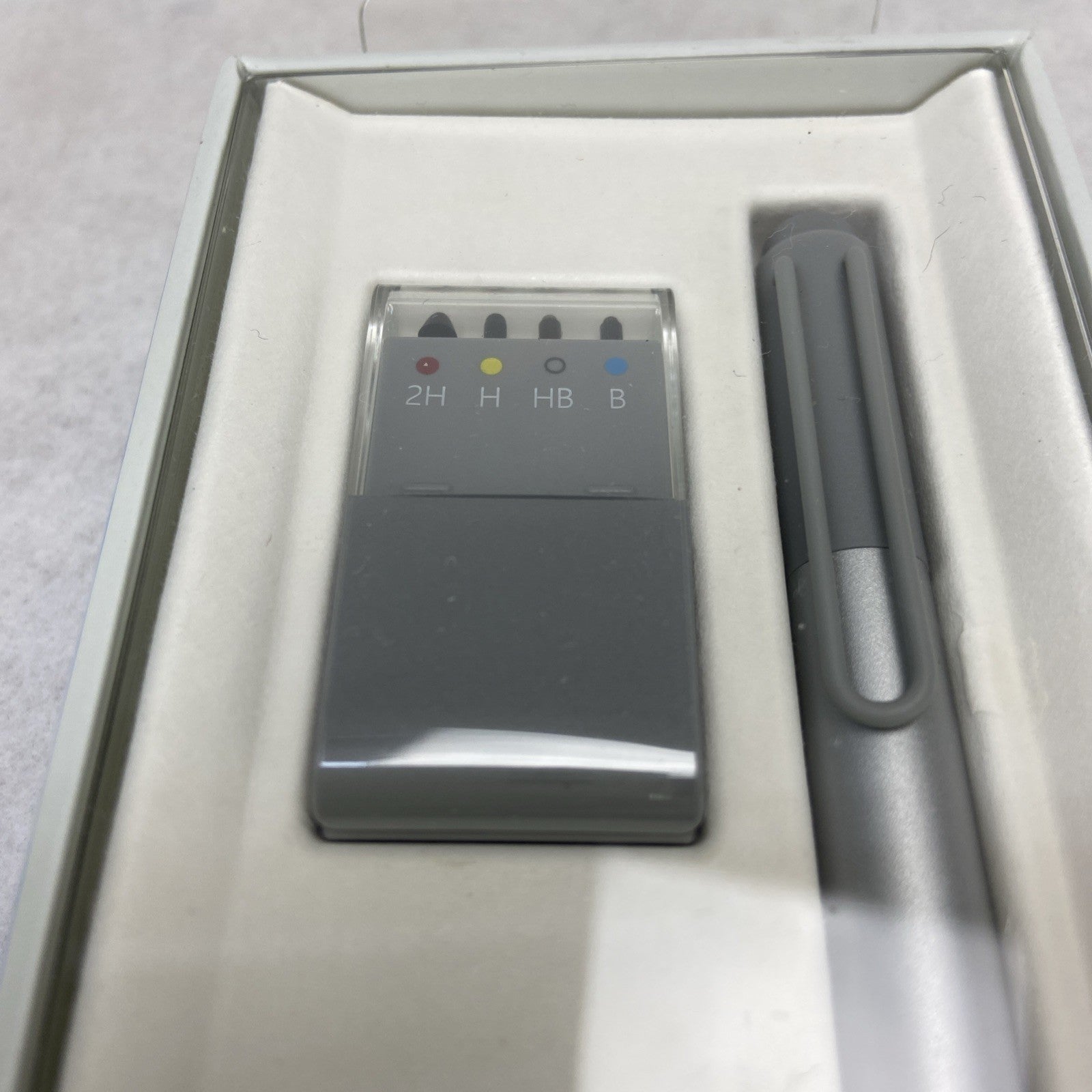 Microsoft Surface Pen Stylus Platinum Model No 3ZY-00010 New in Box