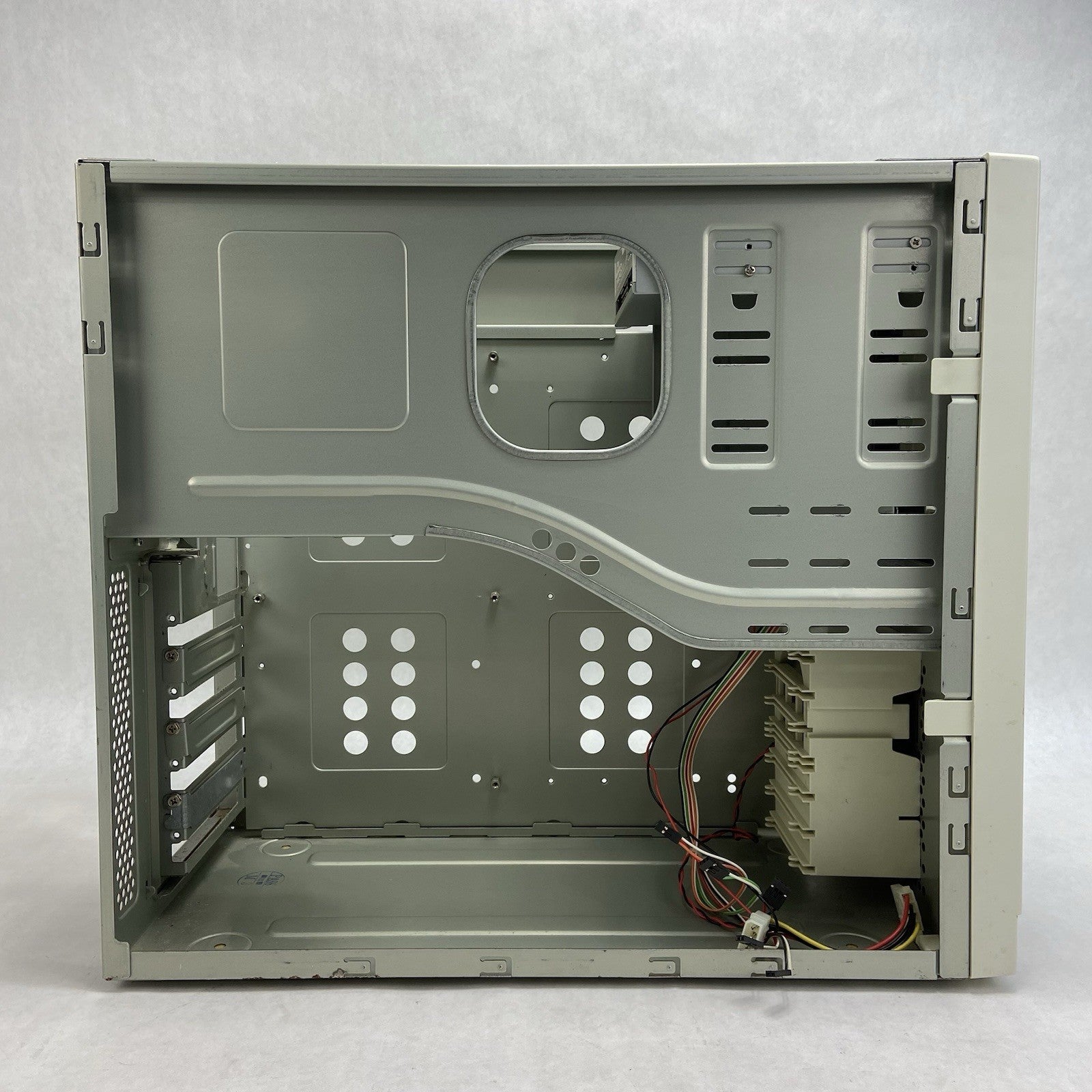InWin A5000 Beige ATX Mid Tower Computer Case Bare Bones No Power Supply9
