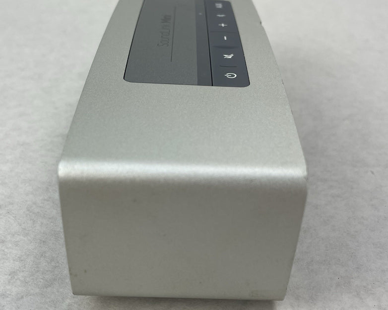 Bose 413295 SoundLink Portable Bluetooth Speaker Silver and Cradle No Power Cord
