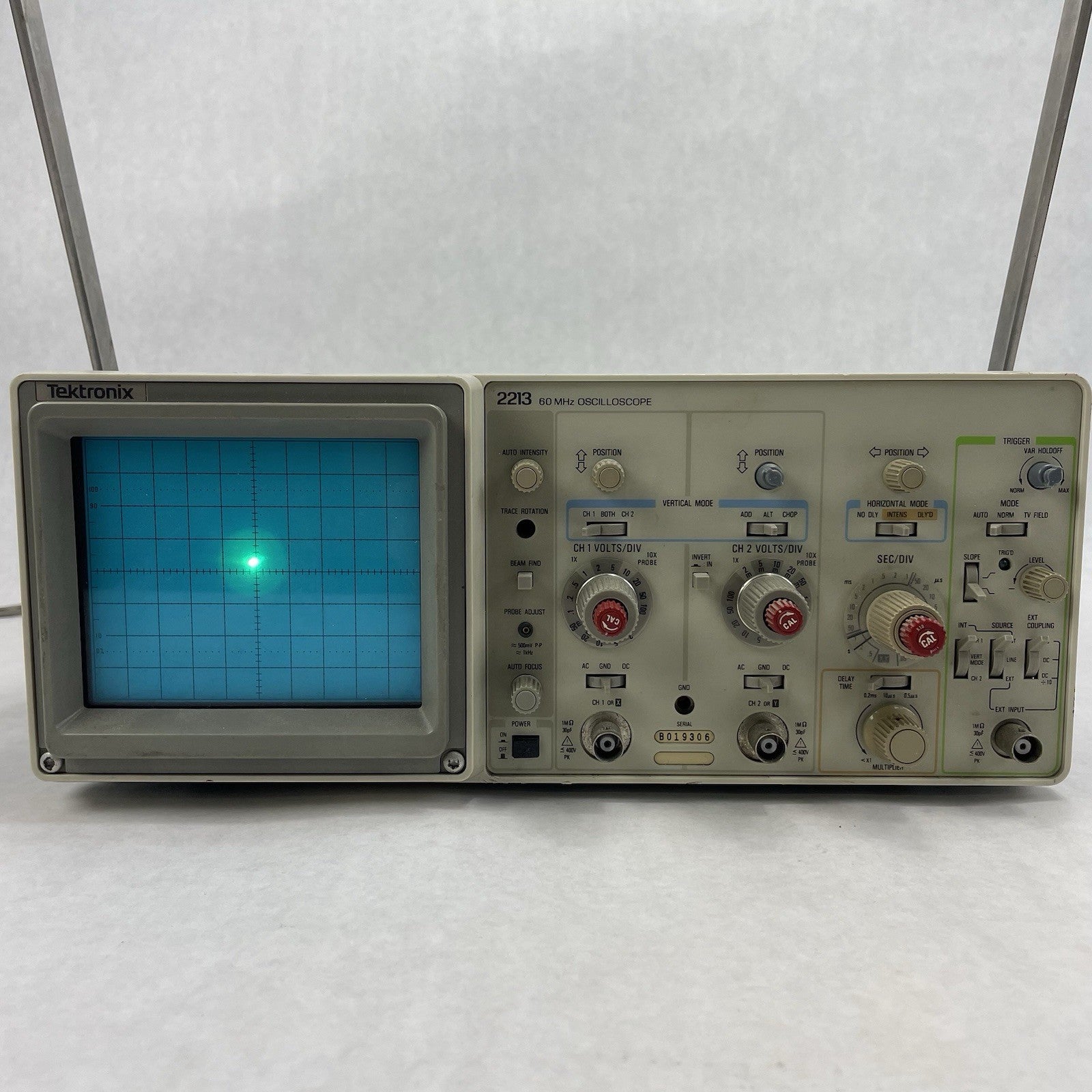 Tektronix 2213 Analog Oscilloscope 60MHZ