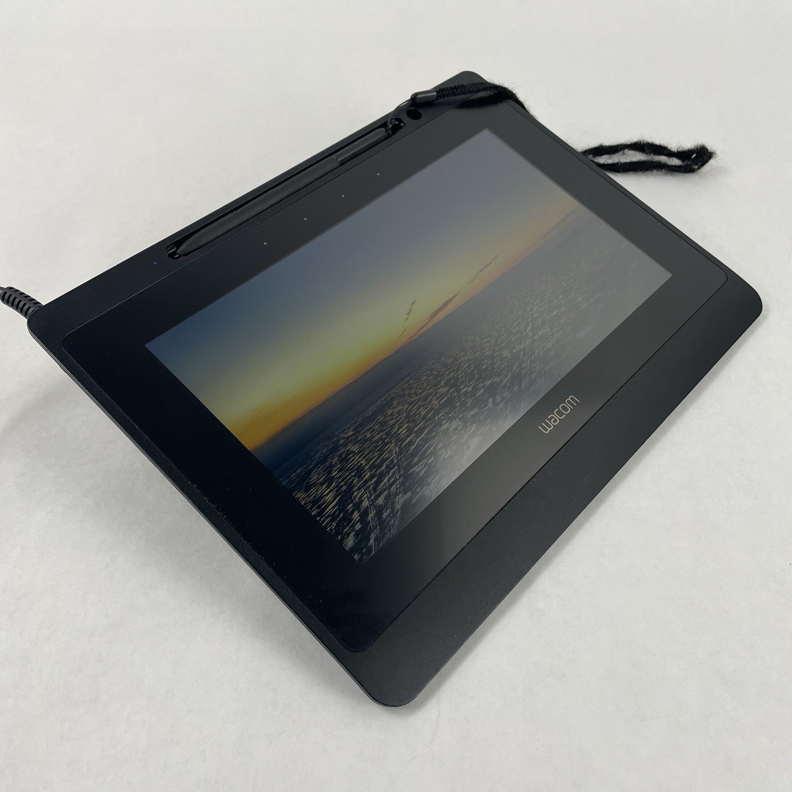 Wacom DTU-1141B 10.1" FHD Drawing Tablet - Bad Stylus Cable/No Power Cord & Cord0