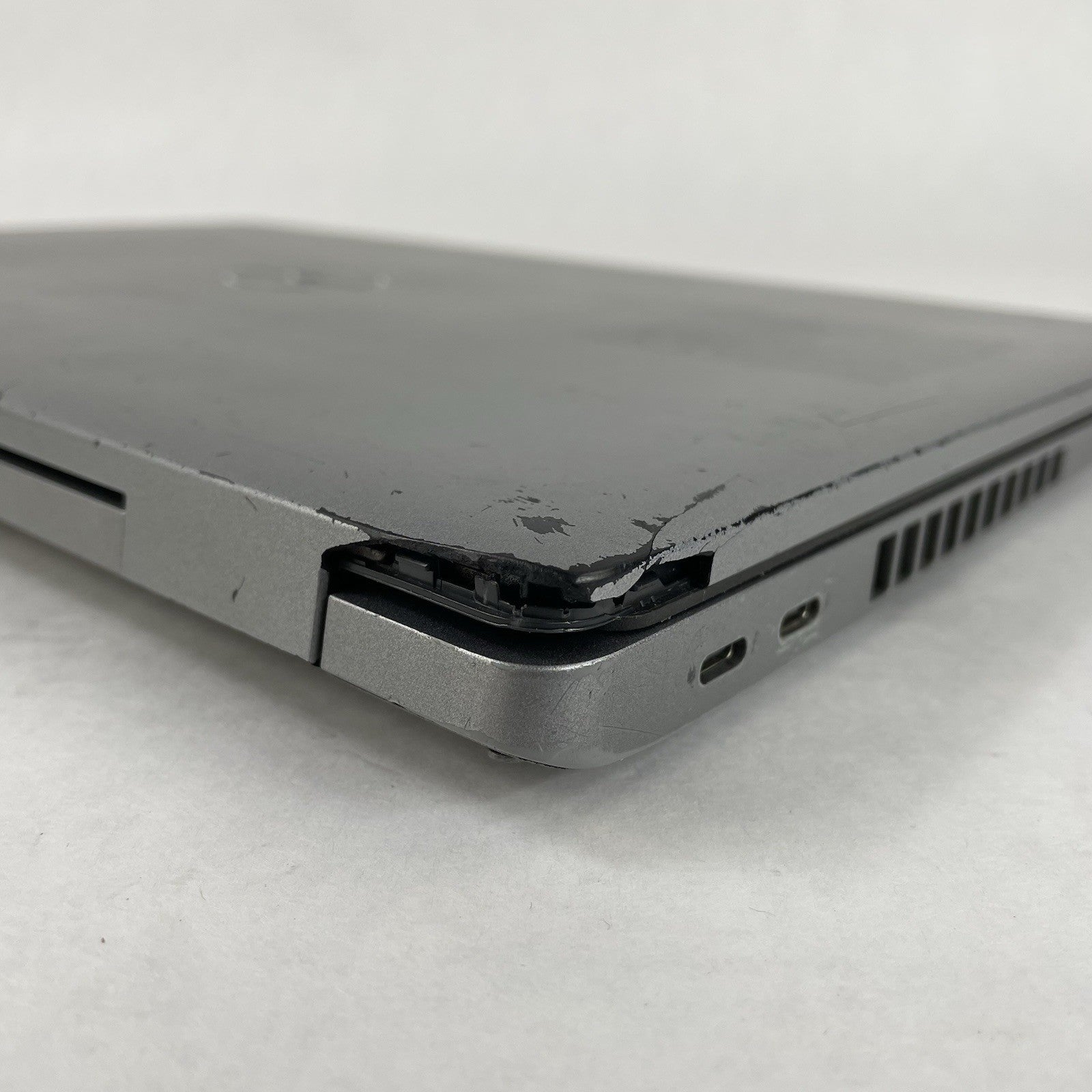 Dell Latitude 5520 15.6" i5-1135G7 2.40GHz 8GB RAM No SSD/OS/AC/Batt - Bad Port13
