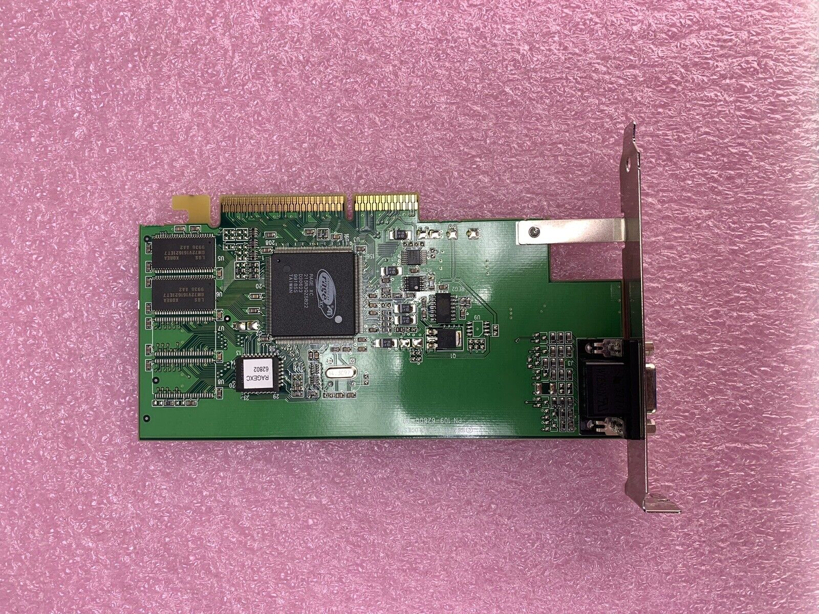 ATI 109-62800-00 Rage XC AGP Video Card