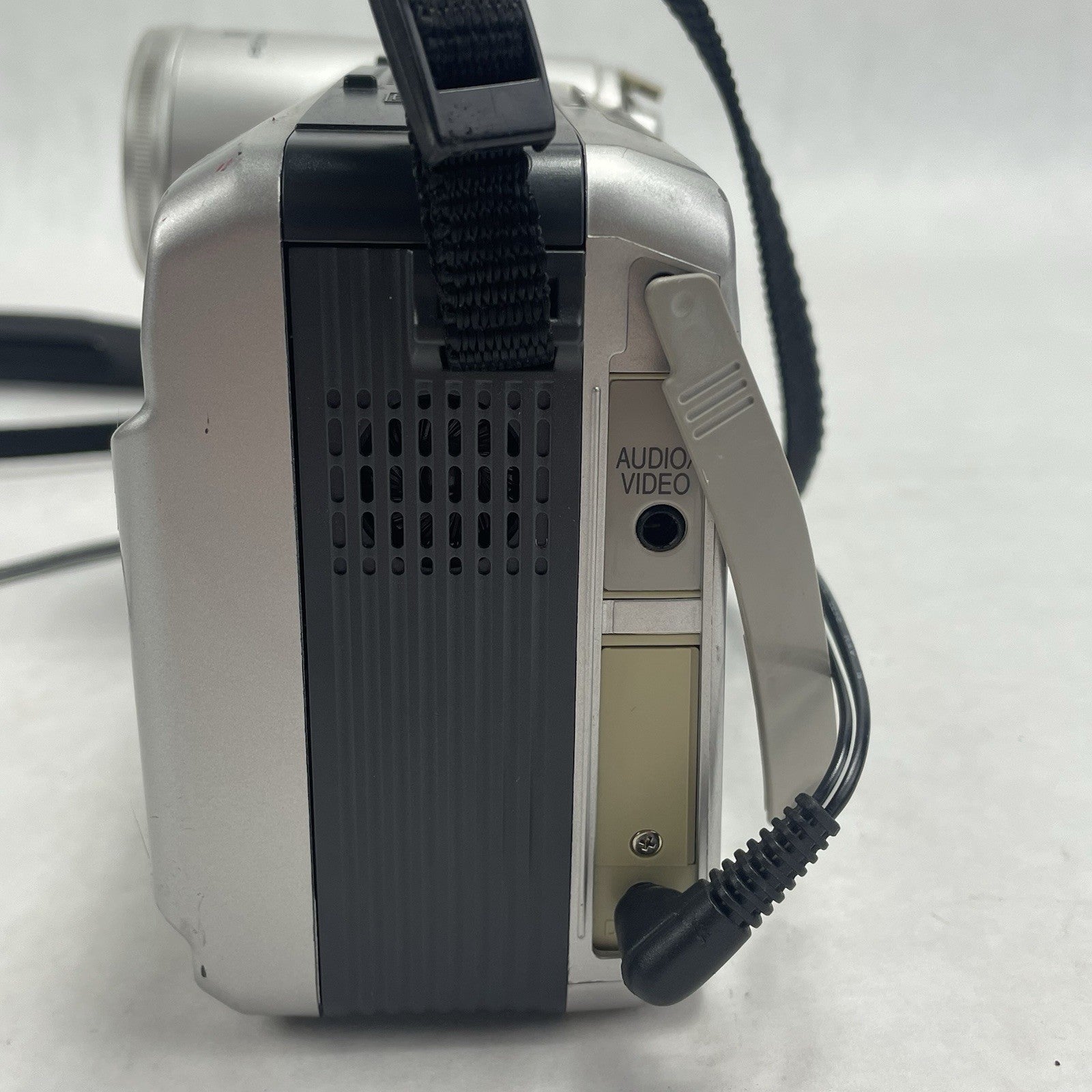 Sharp Viewcam VL-A111U 8mm Camcorder Silver 16x Zoom 2.5" LCD AC Adapter4