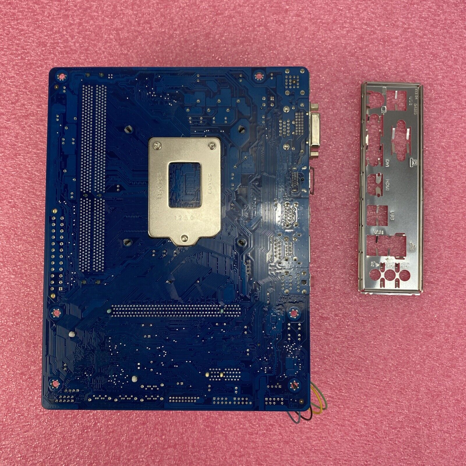 Gigabyte H61M-USB3H Motherboard Intel Core i7-3770 3.4GHz 16GB RAM w/ I/O Shield