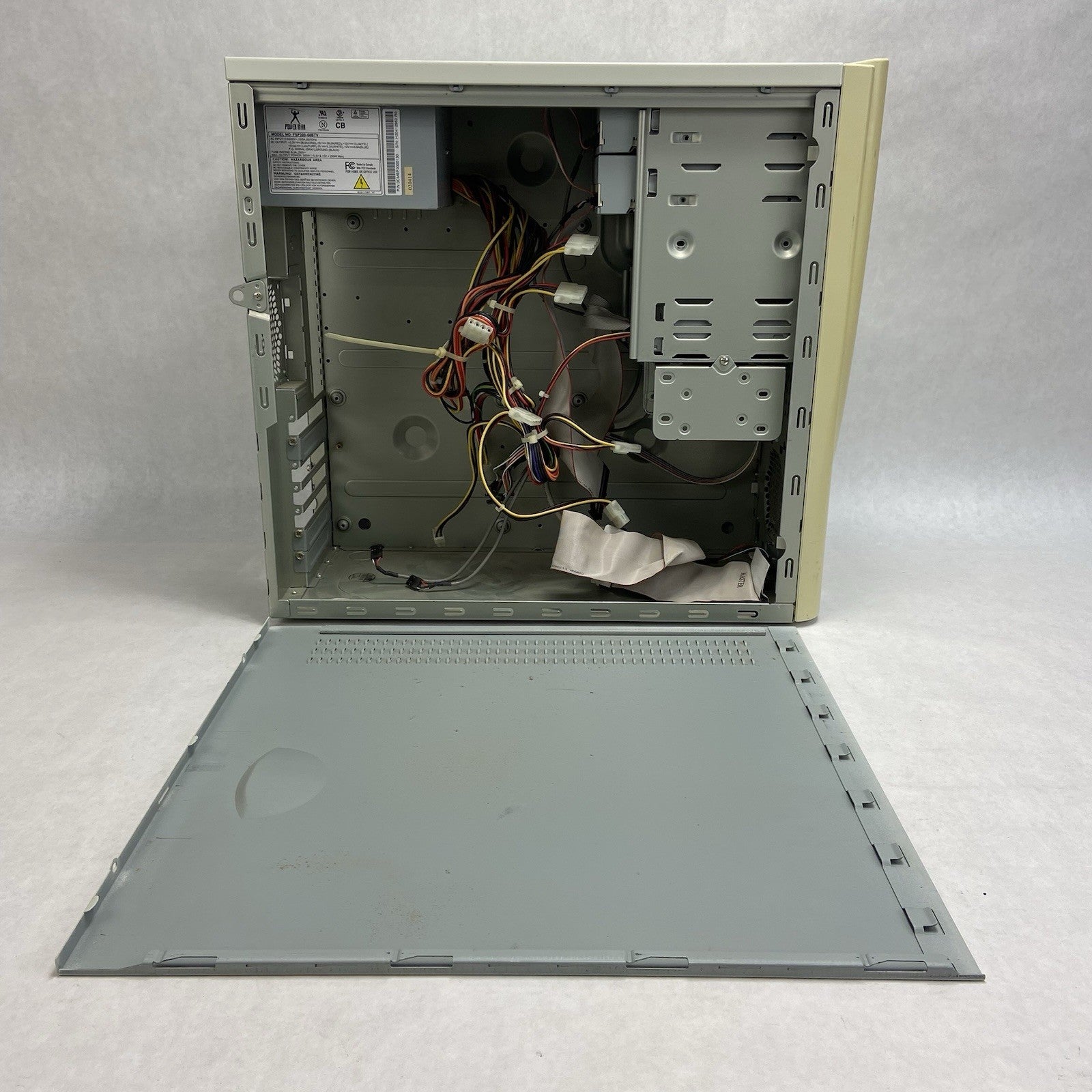 Vintage Unbranded Beige Mid Tower Computer Case PowerMan FSP300-60BTV 300W PSU7