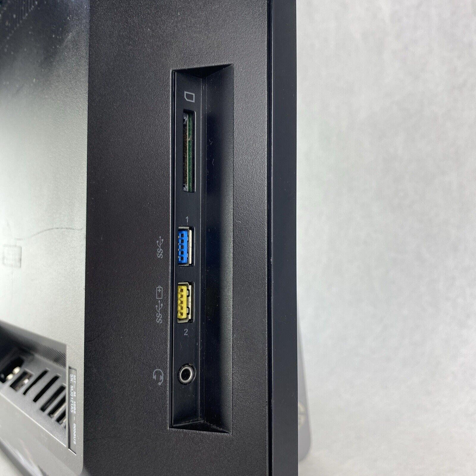 Lenovo ThinkCentre E93z AIO Intel Core i3-4130 3.40GHz 8GB RAM No Stand HDD OS