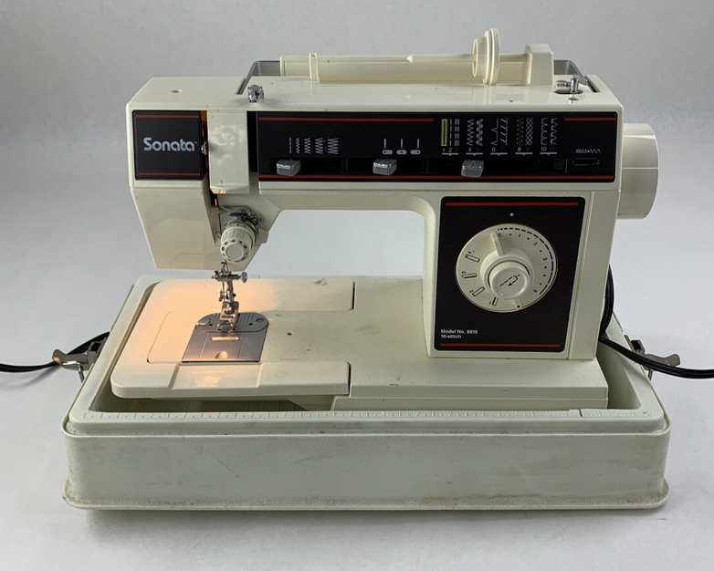 Singer Sonata 6610 Sewing Machine Powers and Runs w/ Cover Case and Manual