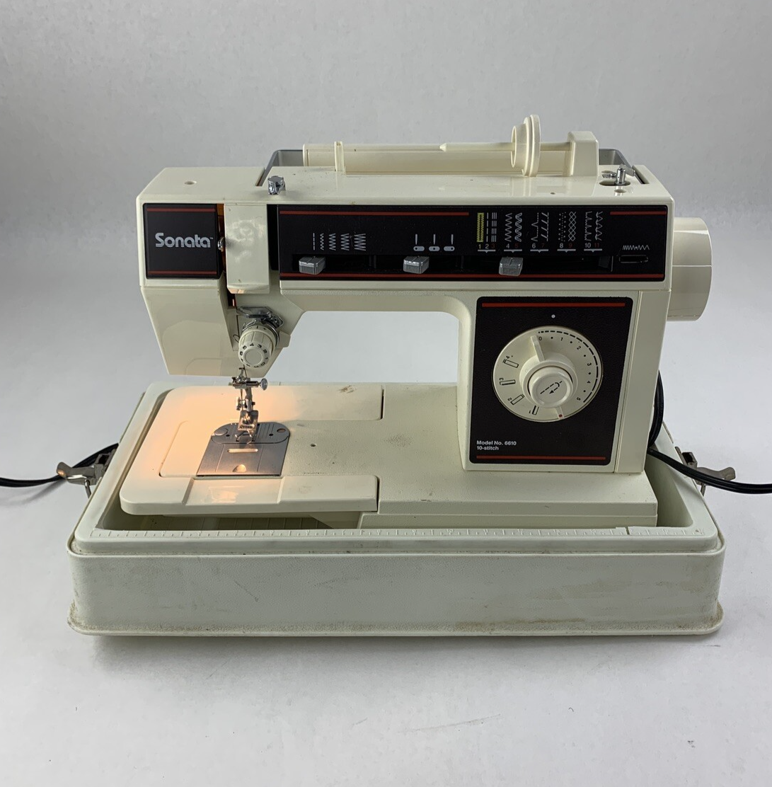Singer Sonata 6610 Sewing Machine Powers and Runs w/ Cover Case and Manual