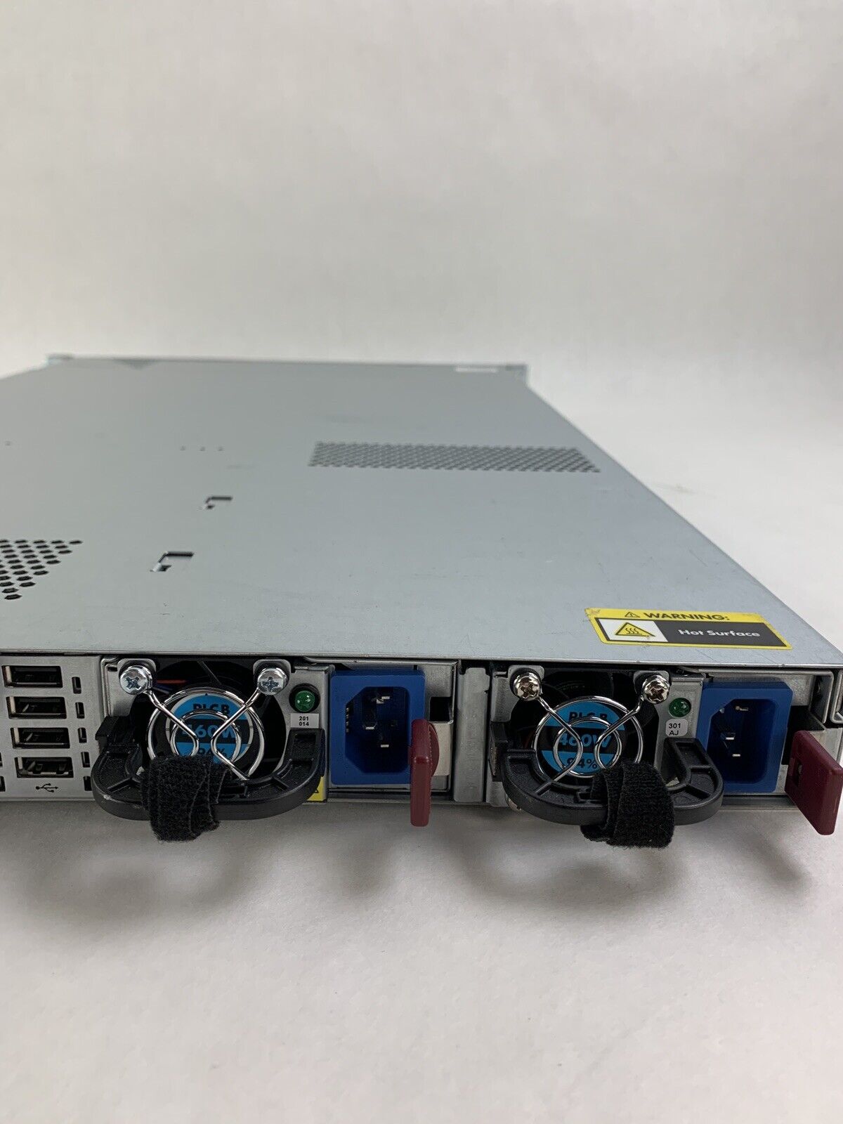 HP ProLiant DL360p Gen8 Xeon E5-2609 V2 2.5 GHz 8 GB RAM No OS No HDD