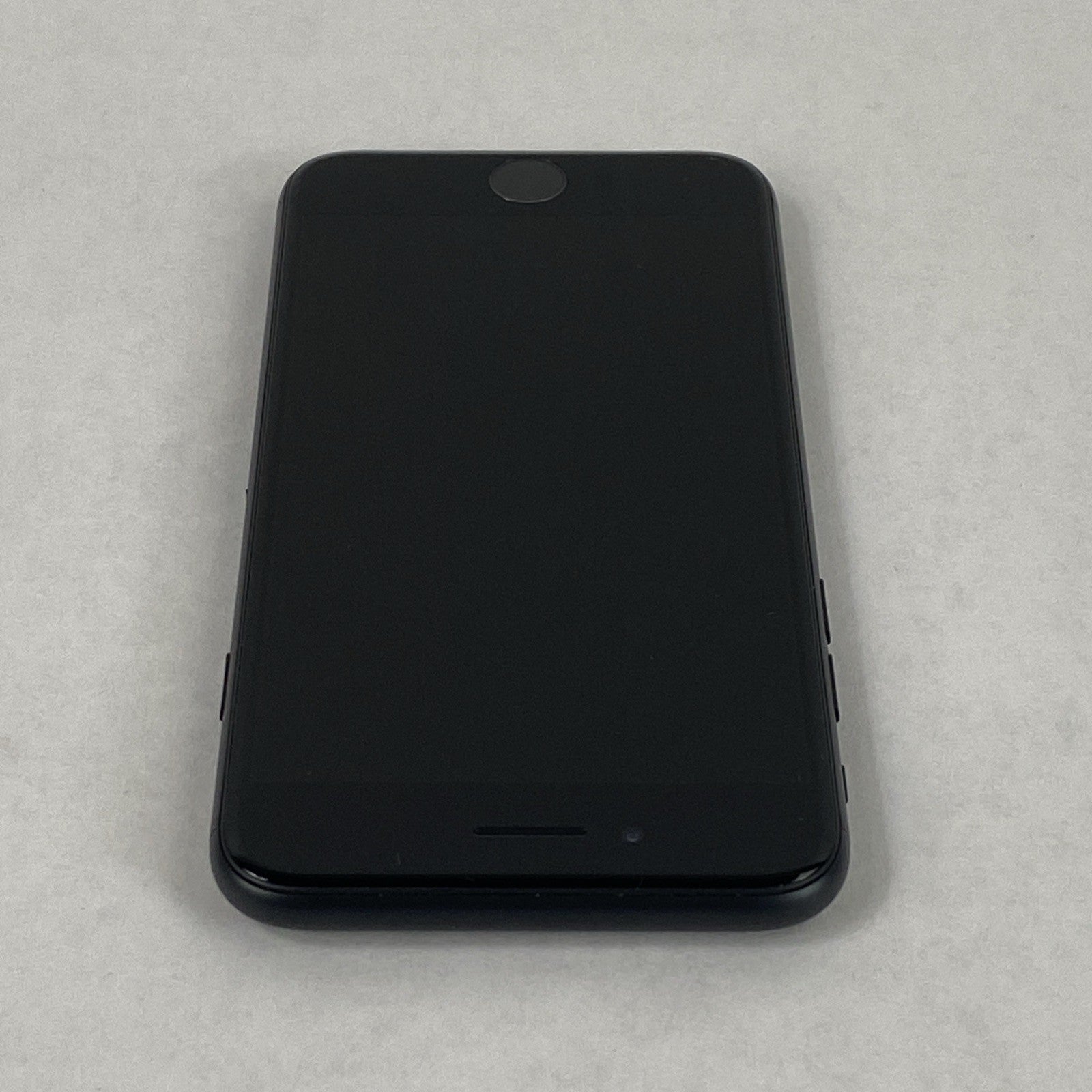 Apple iPhone 7 A1660 32GB Unlocked 4.7" Black IOS 15.8.58