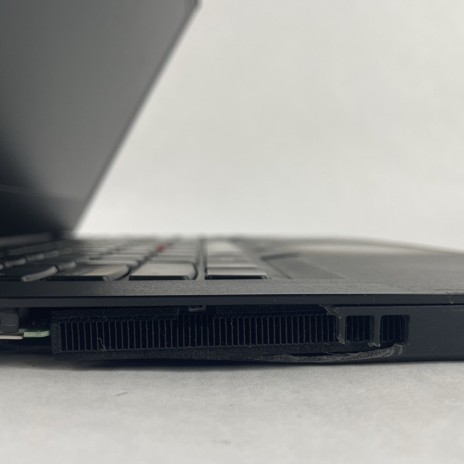 Lenovo ThinkPad T480 14" i5-8350U 1.70 GHz 8 GB RAM No SSD No OS - READ8