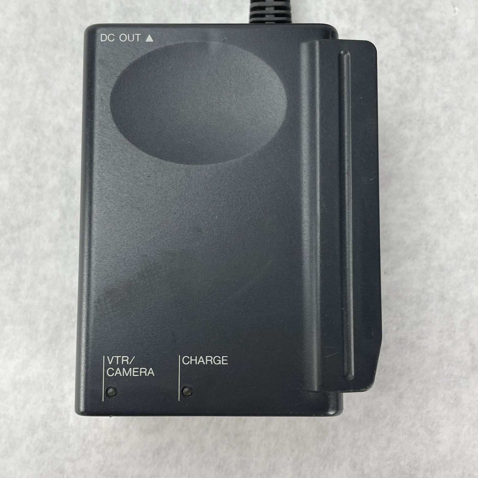 Sony AC-V515 AC Power Adapter Battery Charger4