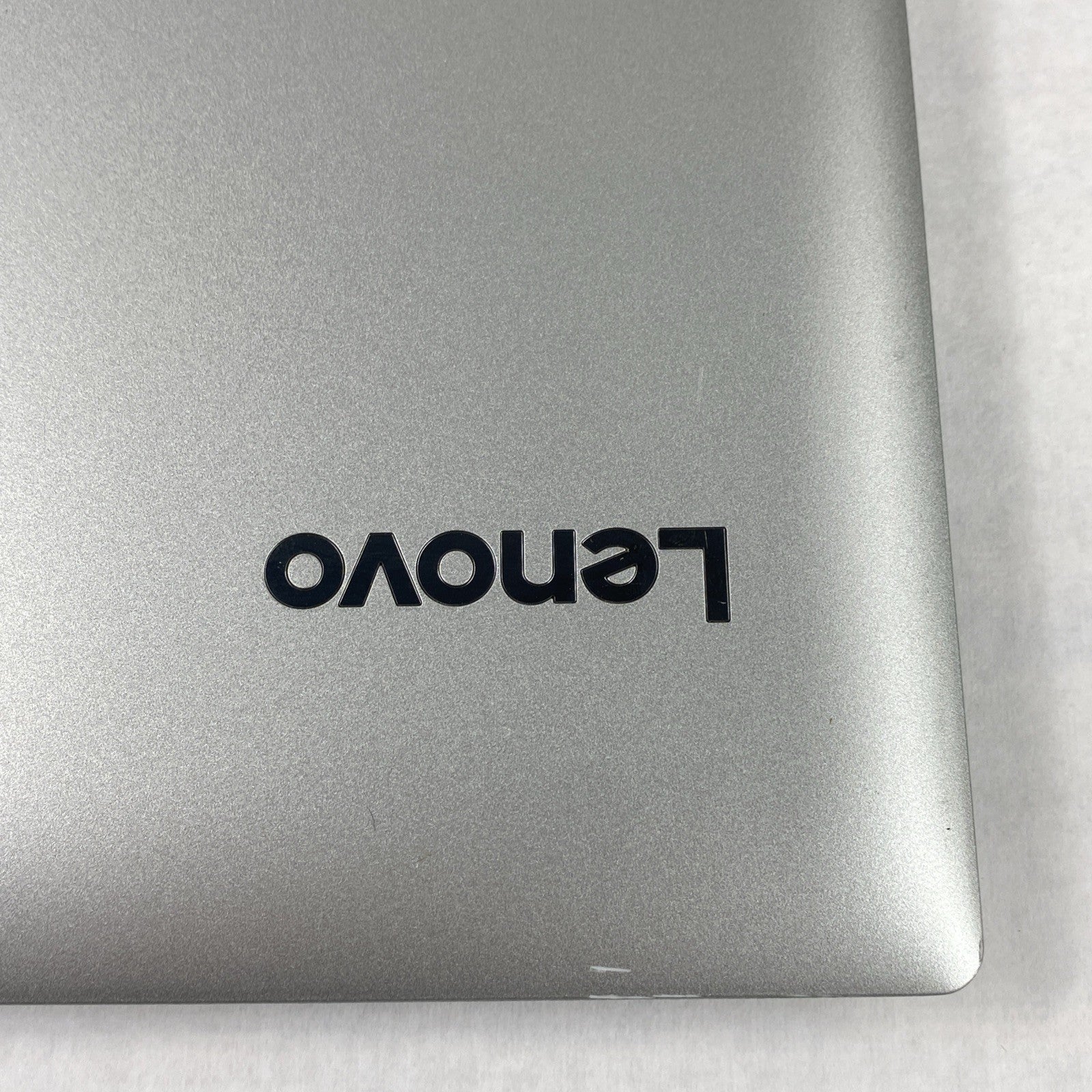 Lenovo IdeaPad 330-17IKB Core i7-8550U 1.80 GHz 16 GB RAM 17.3" No HDD No OS