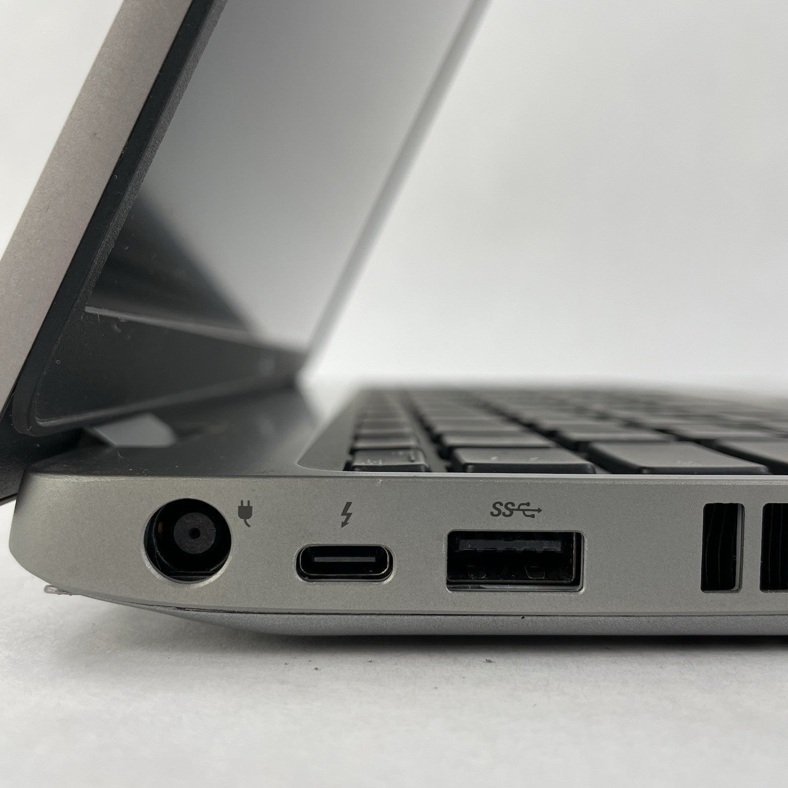 Dell Precision 3551 15.6" i5-10400H 2.60 GHz 16 GB RAM No SSD/OS/AC8