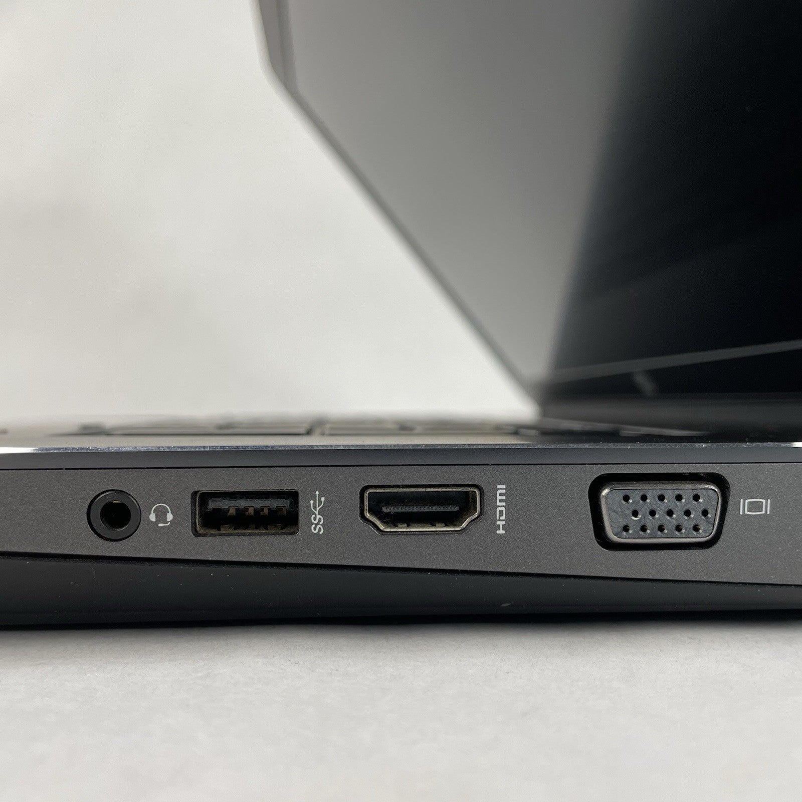HP ZBook 17 G3 17.3" Xeon E3 1535M 2.90 GHz 16 GB RAM Quadro No SSD/OS/AC/Batt6