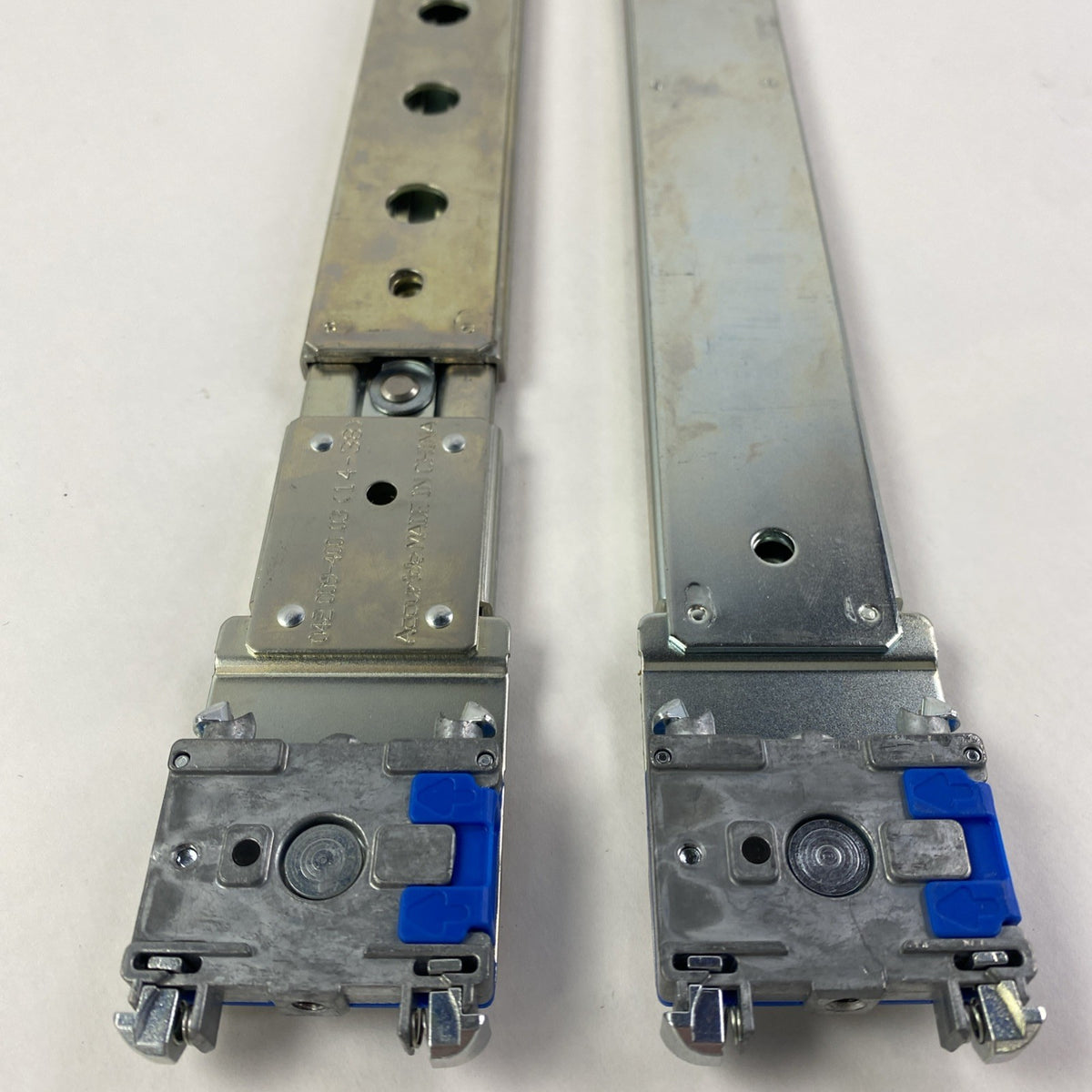 Accuride 042 009-400 03 1U/2U Server Workstation Rail Kit2