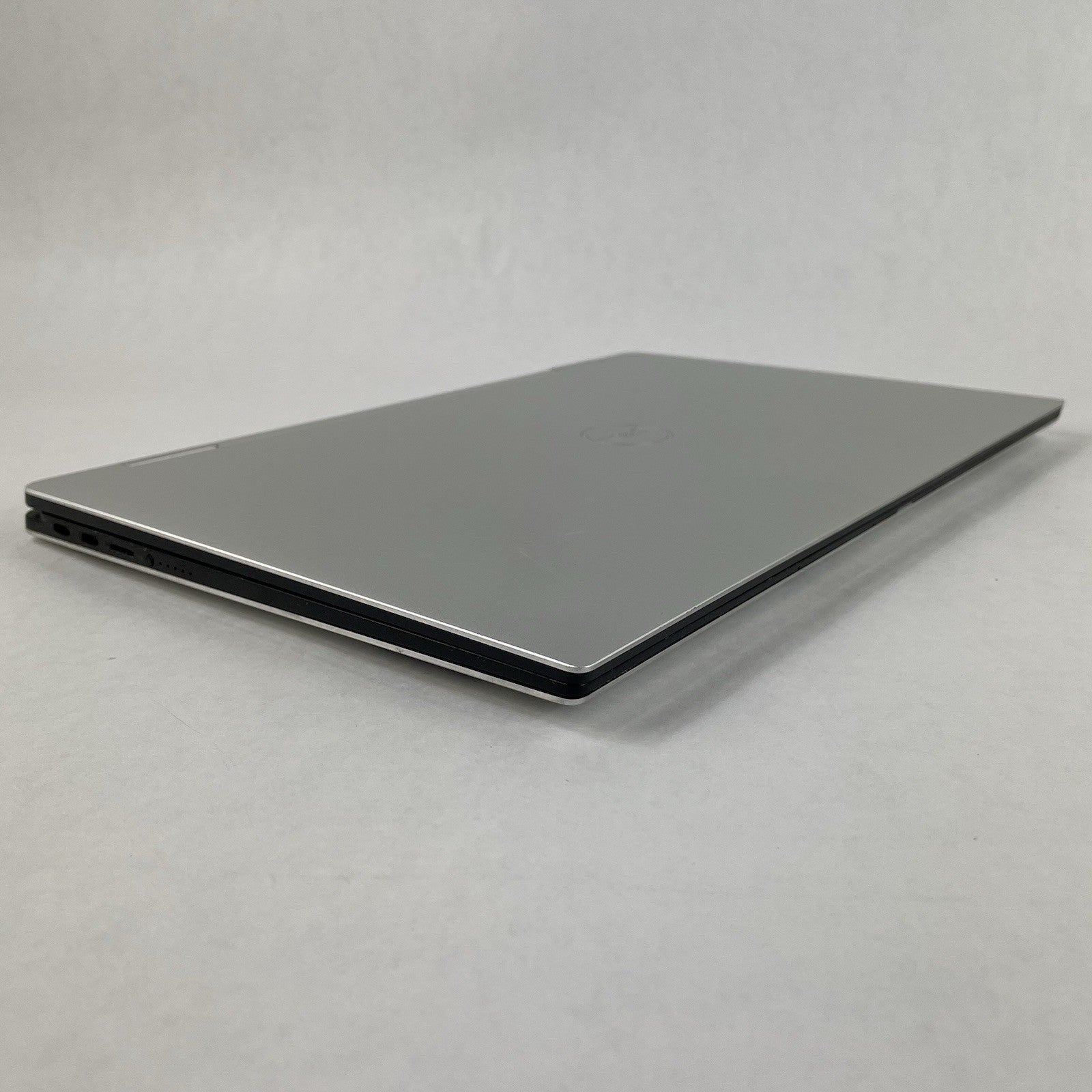 Dell XPS 15 9575 15.6" i5-8305G 2.80 GHz 8 GB RAM No SSD/OS/AC12