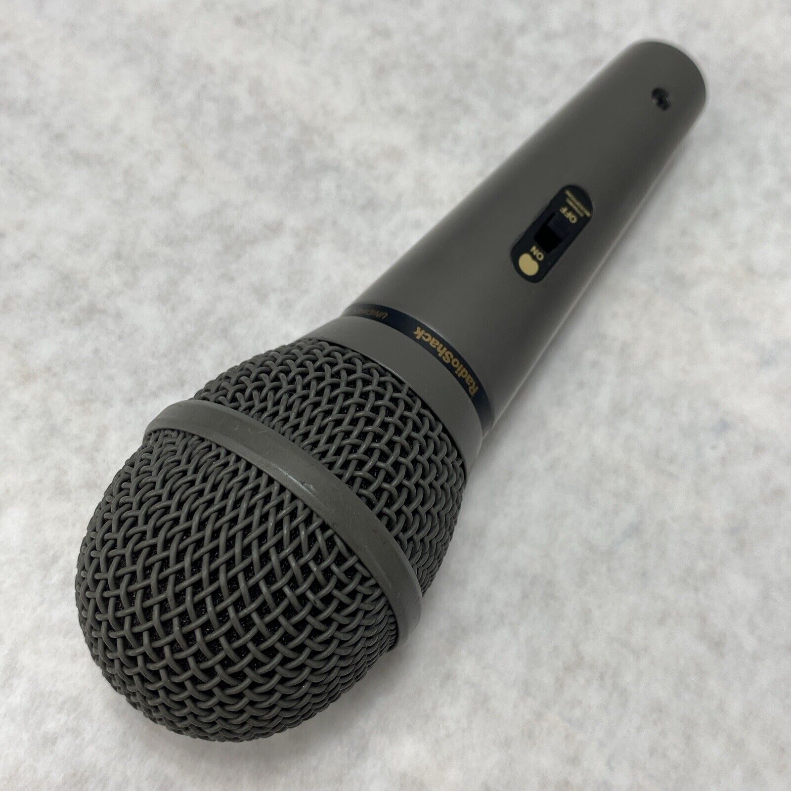 Radio Shack 33-3001 Handheld Unidirectional Dynamic Microphone w/ Case  Tested