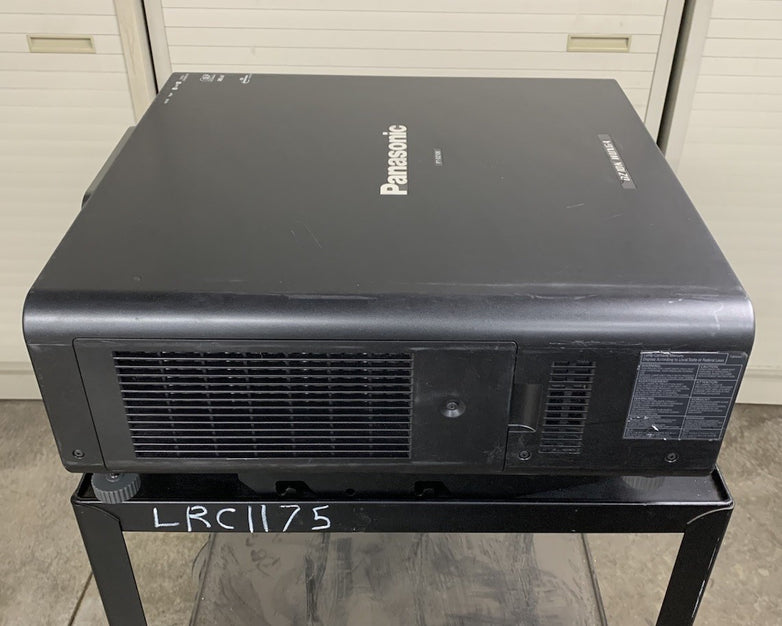 Panasonic PT-DZ10KU WUXGA DLP Lamp Projector Bad Lamp 1 - No Lens No Remote