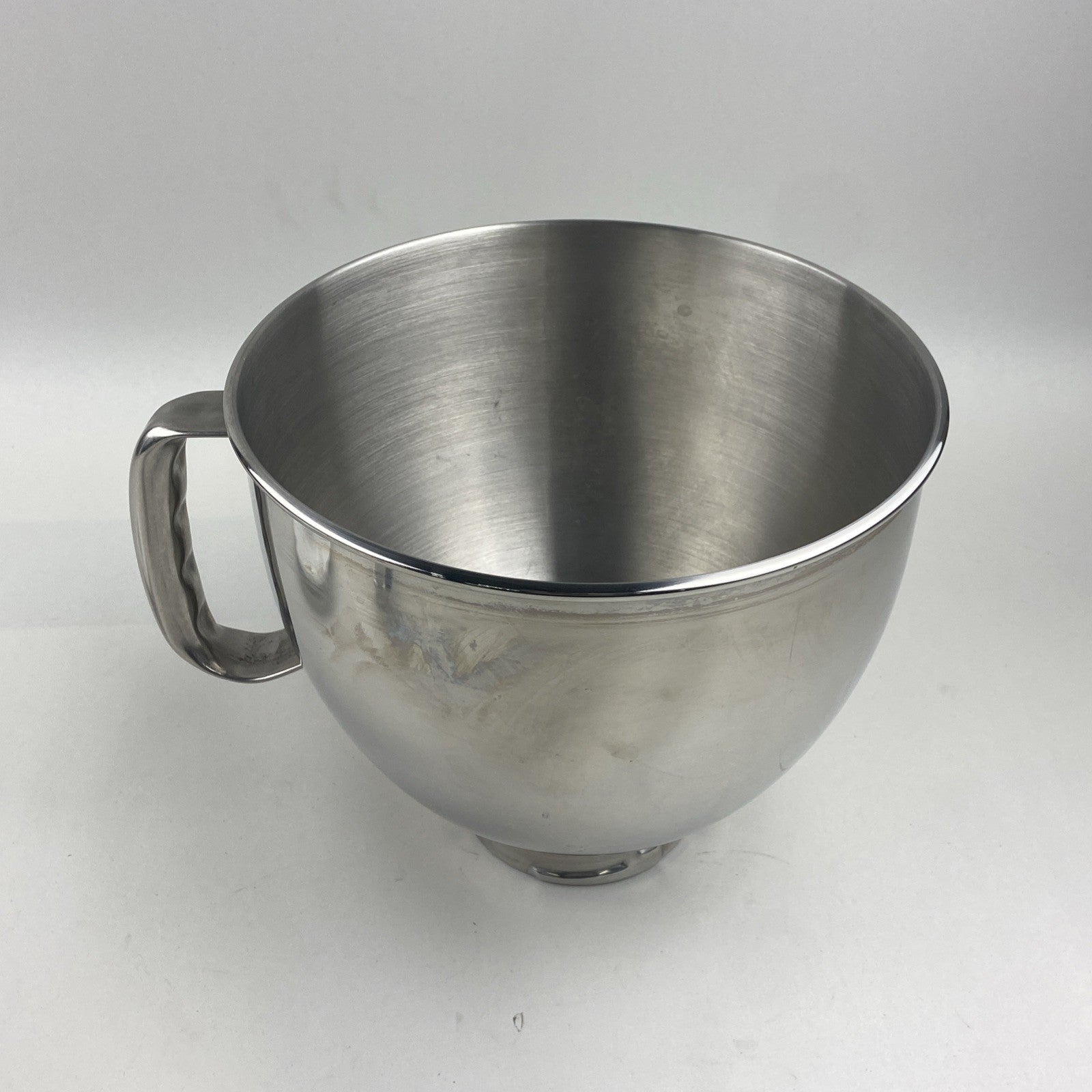 2005 KitchenAid KSM150 5 Quart Stainless Mixing Bowl With Attachments1