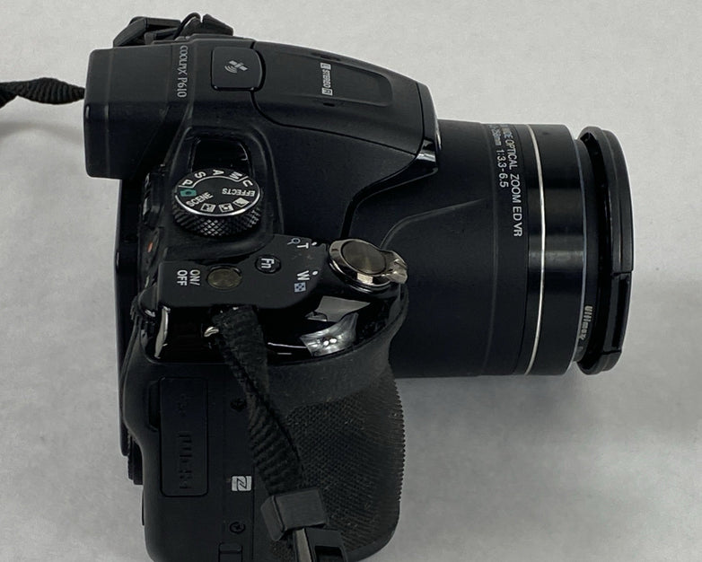 Nikon Coolpix P610 Digital Camera Black w/ Battery - READ