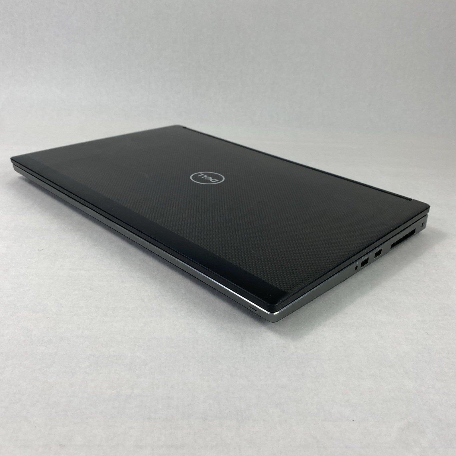 Dell Precision 7730 Intel Xeon E-2176M 2.70 GHz 8 GB RAM 17.3" No HDD No OS