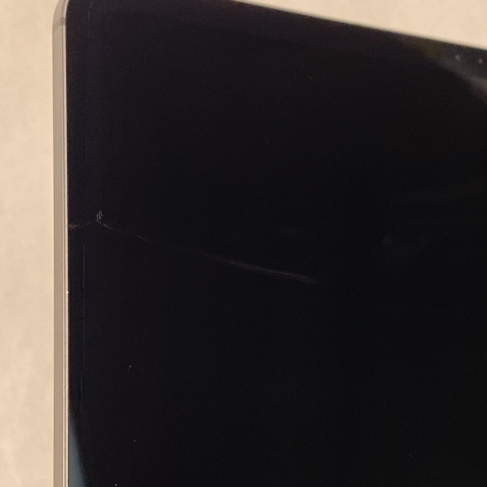 Apple iPad Pro 3rd Gen 12.9" A2014 64 GB Space Gray IOS 26.1