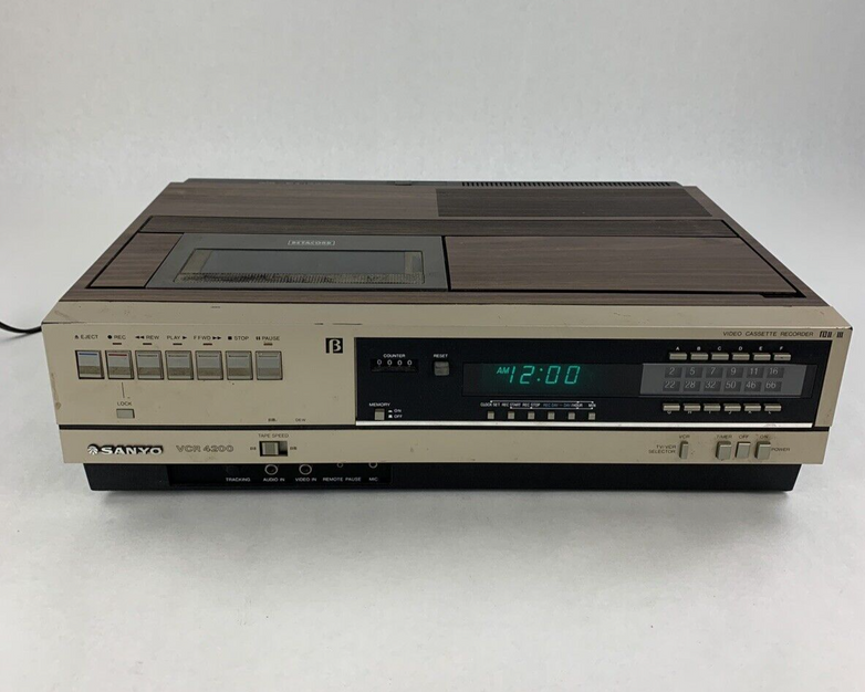 Sanyo VCR 4200 Betacord Video Cassette Recorder Power Tested Door Sticks Vintage